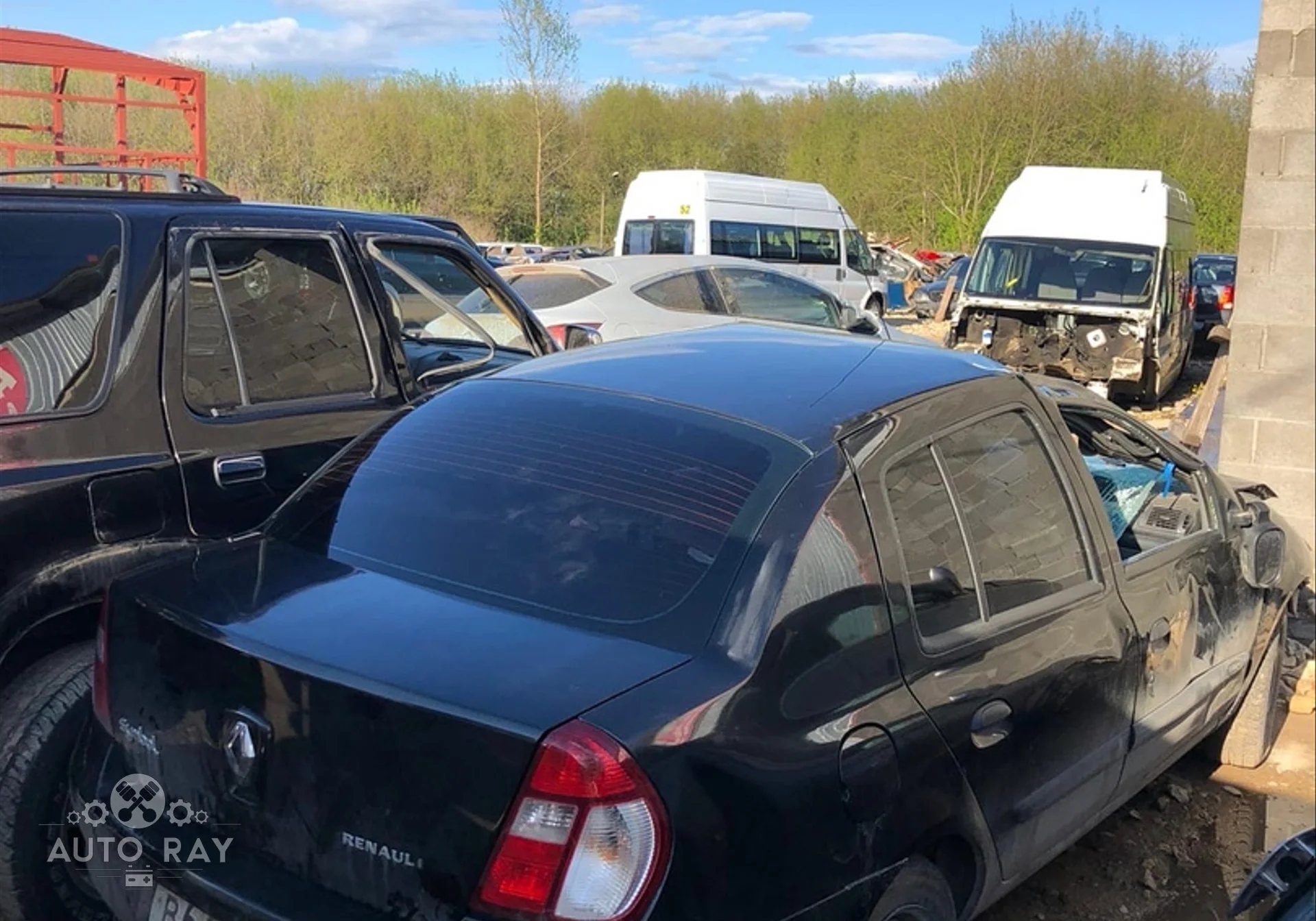 Renault Symbol 1 в разборе - миниатюра 3