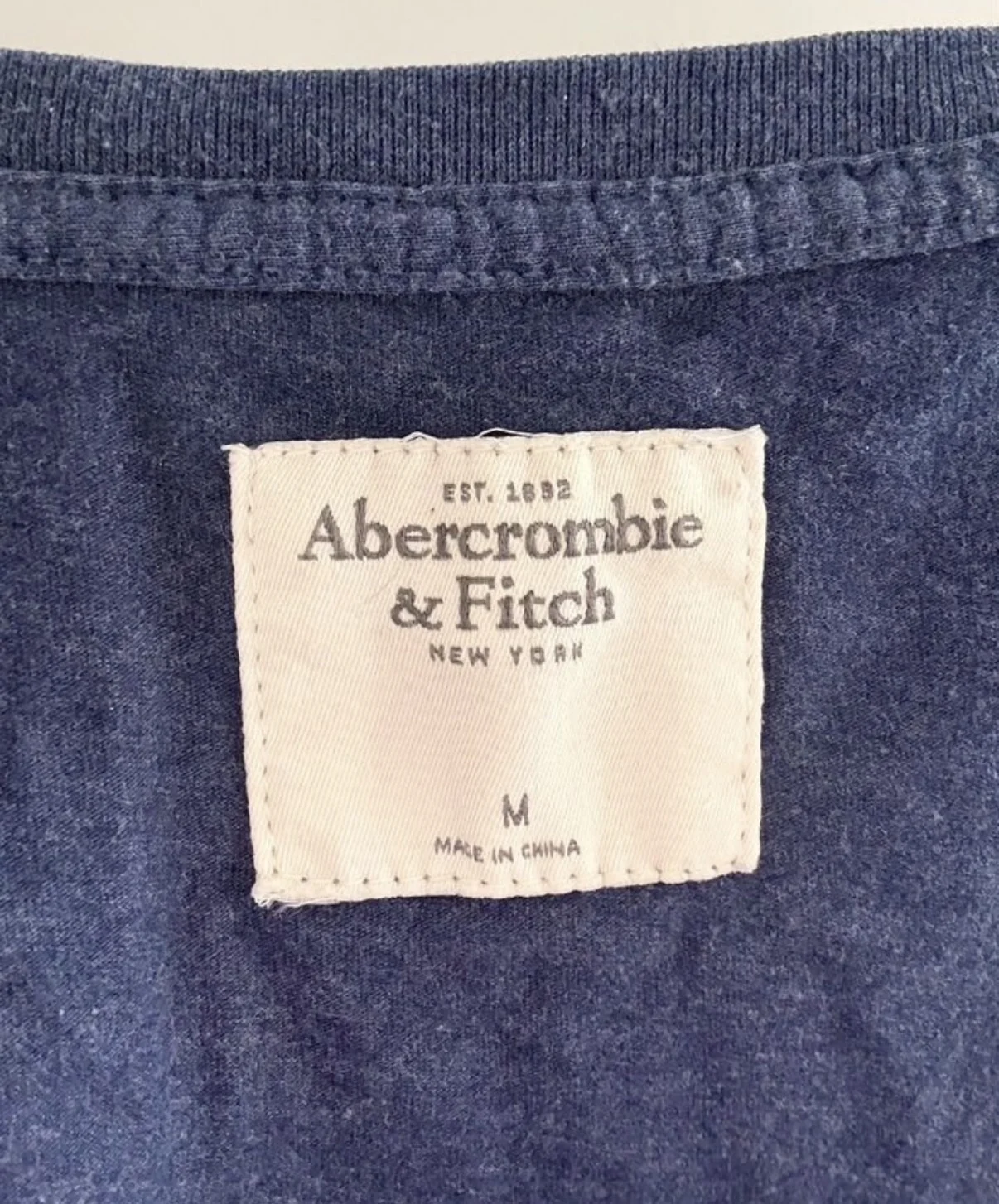 Футболка Ambercrombie&fitch - миниатюра 3