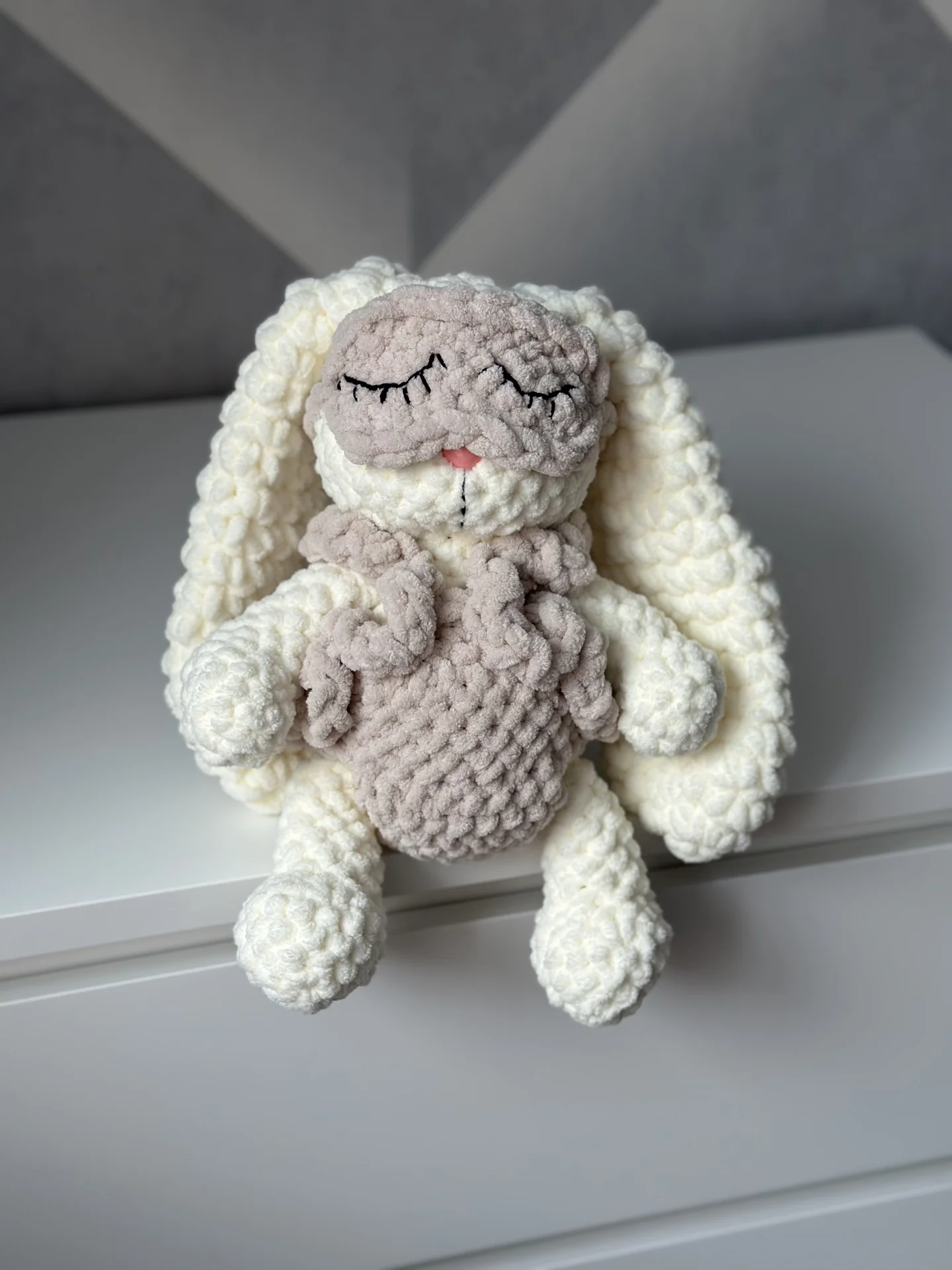Игрушка зайчик вязаный - миниатюра 5