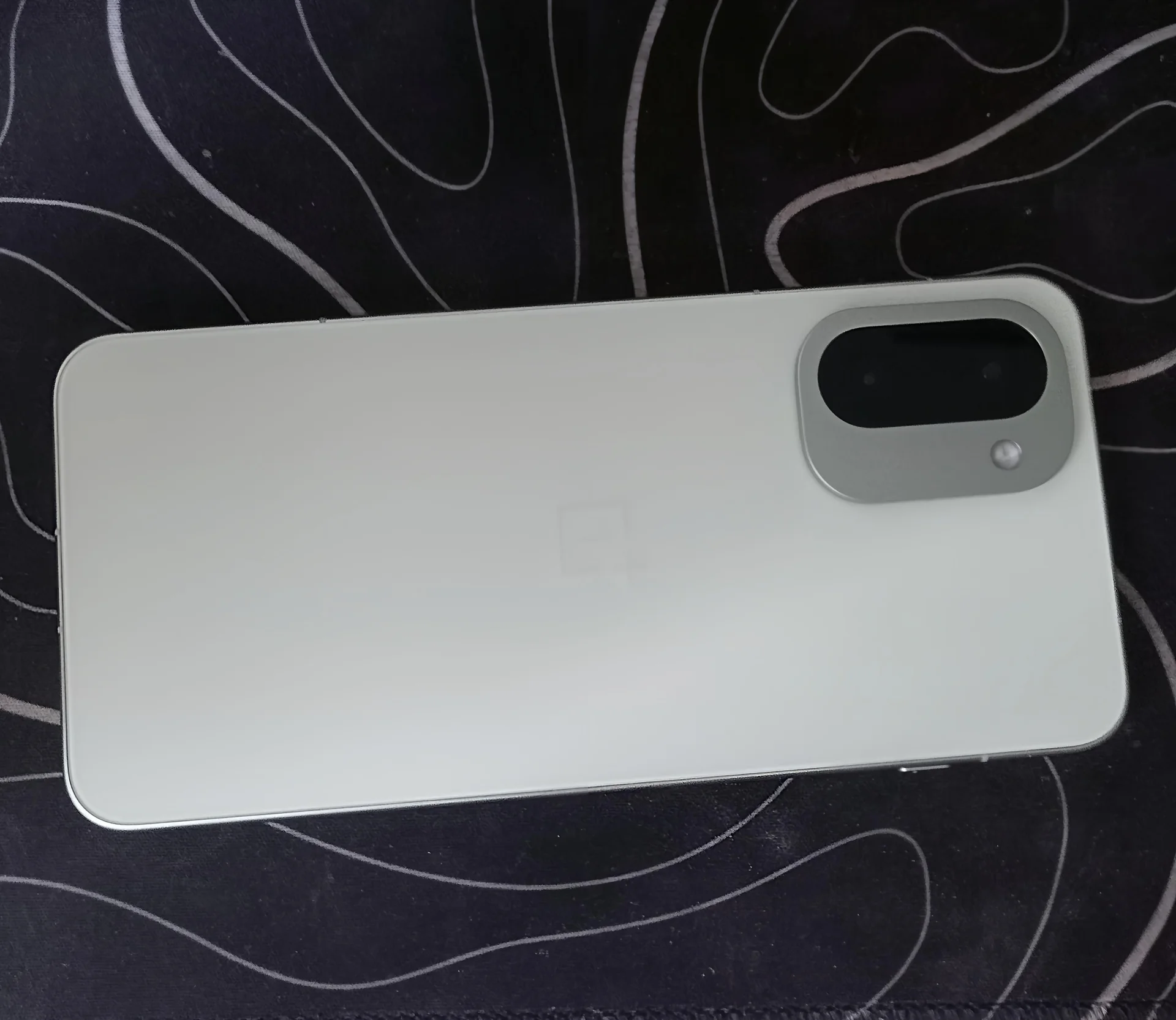 телефон OnePlus ace 6t - миниатюра 2