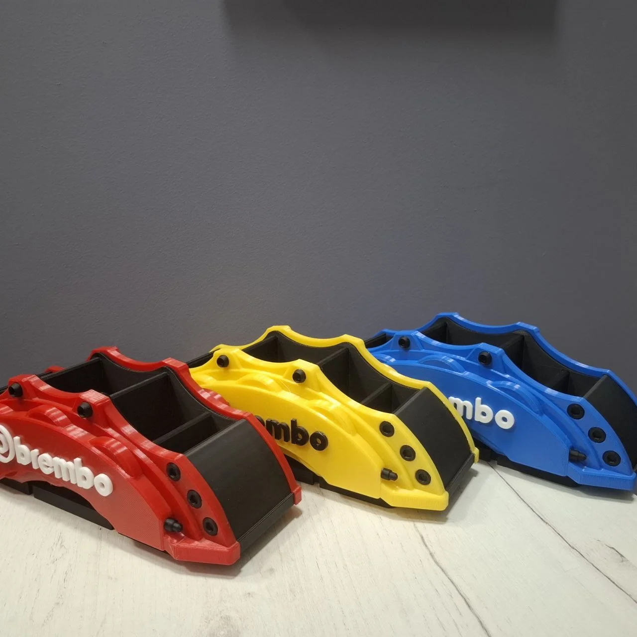 органайзер для канцелярии суппорт Brembo - изображение 1