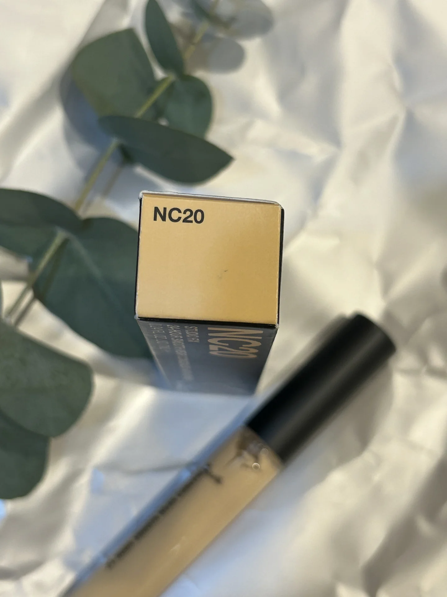 консилер Mac Studio fix nc20 - миниатюра 3