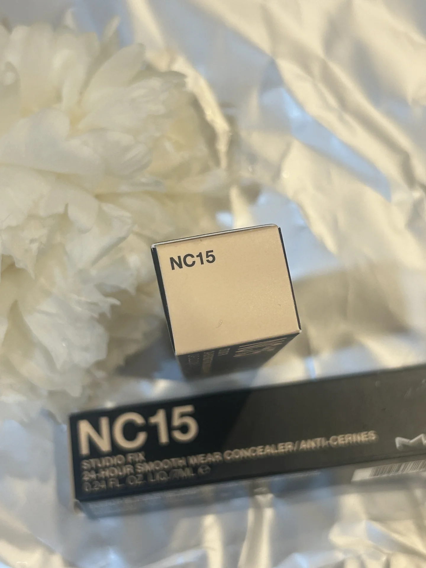 консилер mac studio fix nc 15 - миниатюра 3