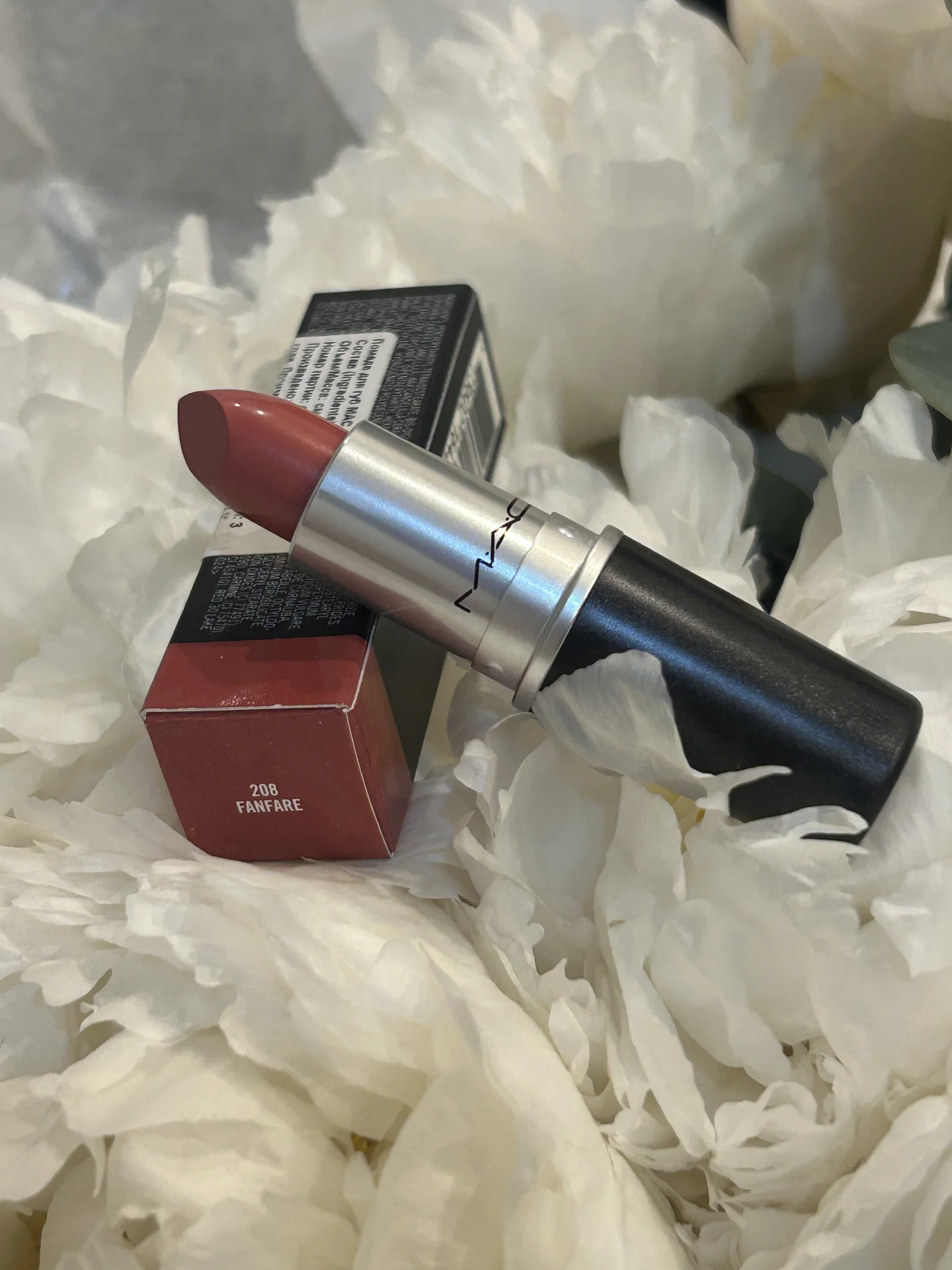 mac cremesheen lipstick fanfare - миниатюра 2