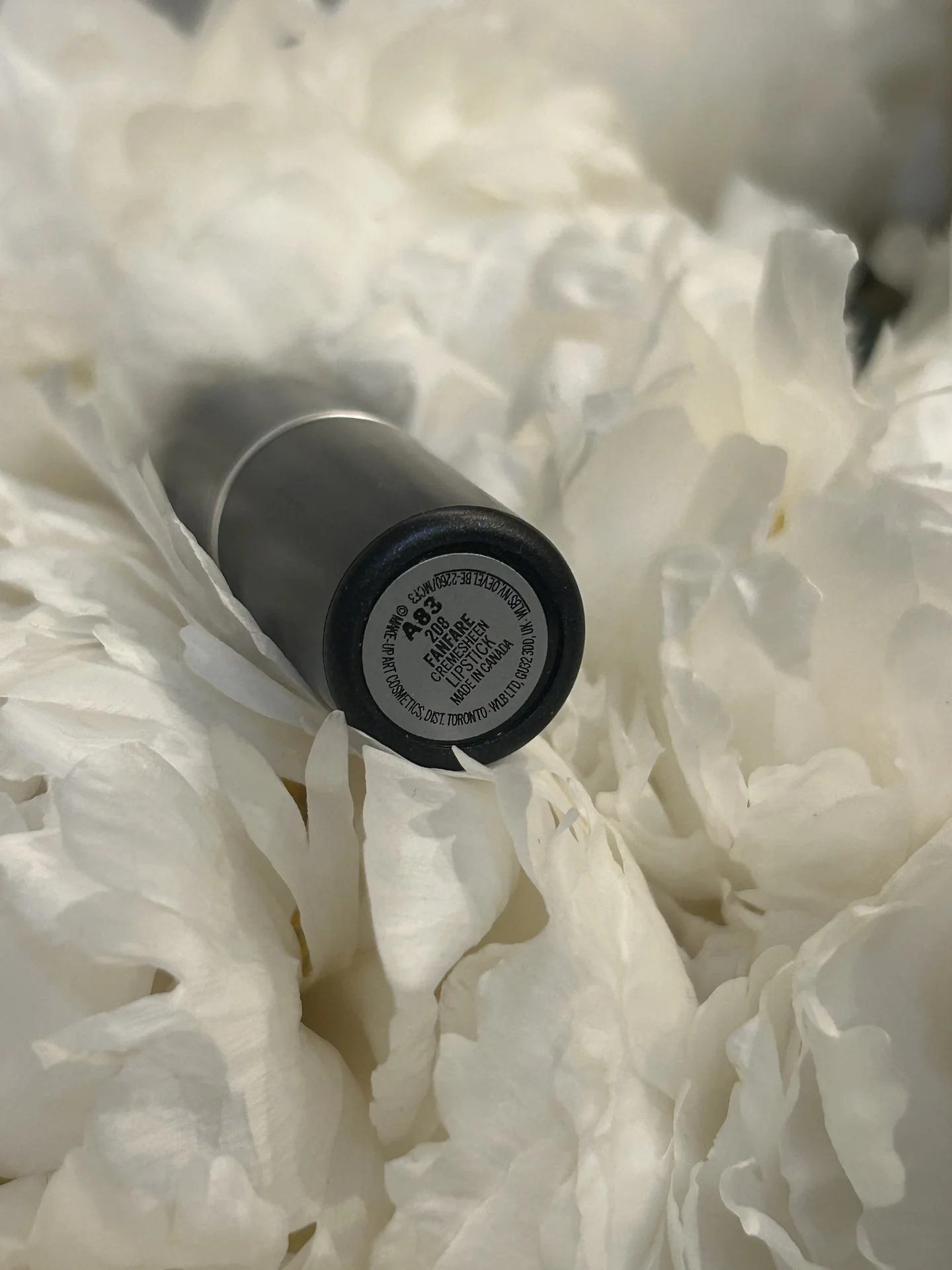 mac cremesheen lipstick fanfare - миниатюра 3