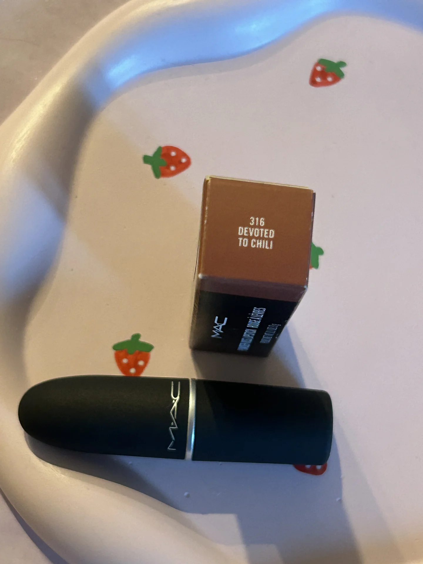 помада Mac devoted to chili - миниатюра 4