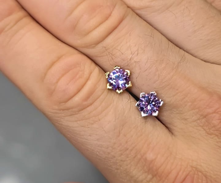 Серьги с александритом. 2ct. В серебре и позолоте. - видео 1