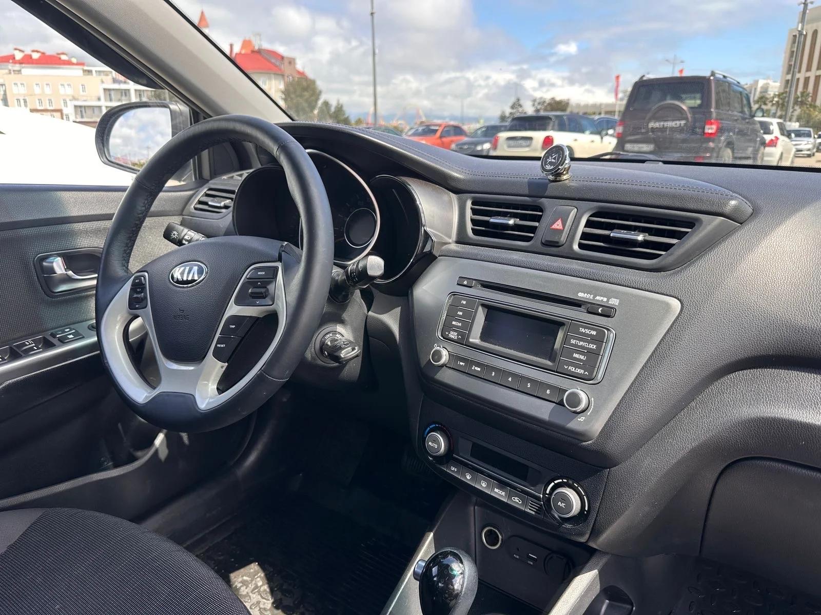 продам Kia rio - миниатюра 3