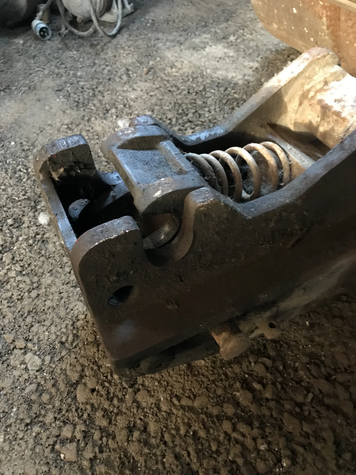 Быстросъем заднего ковша Terex 820 - миниатюра 3