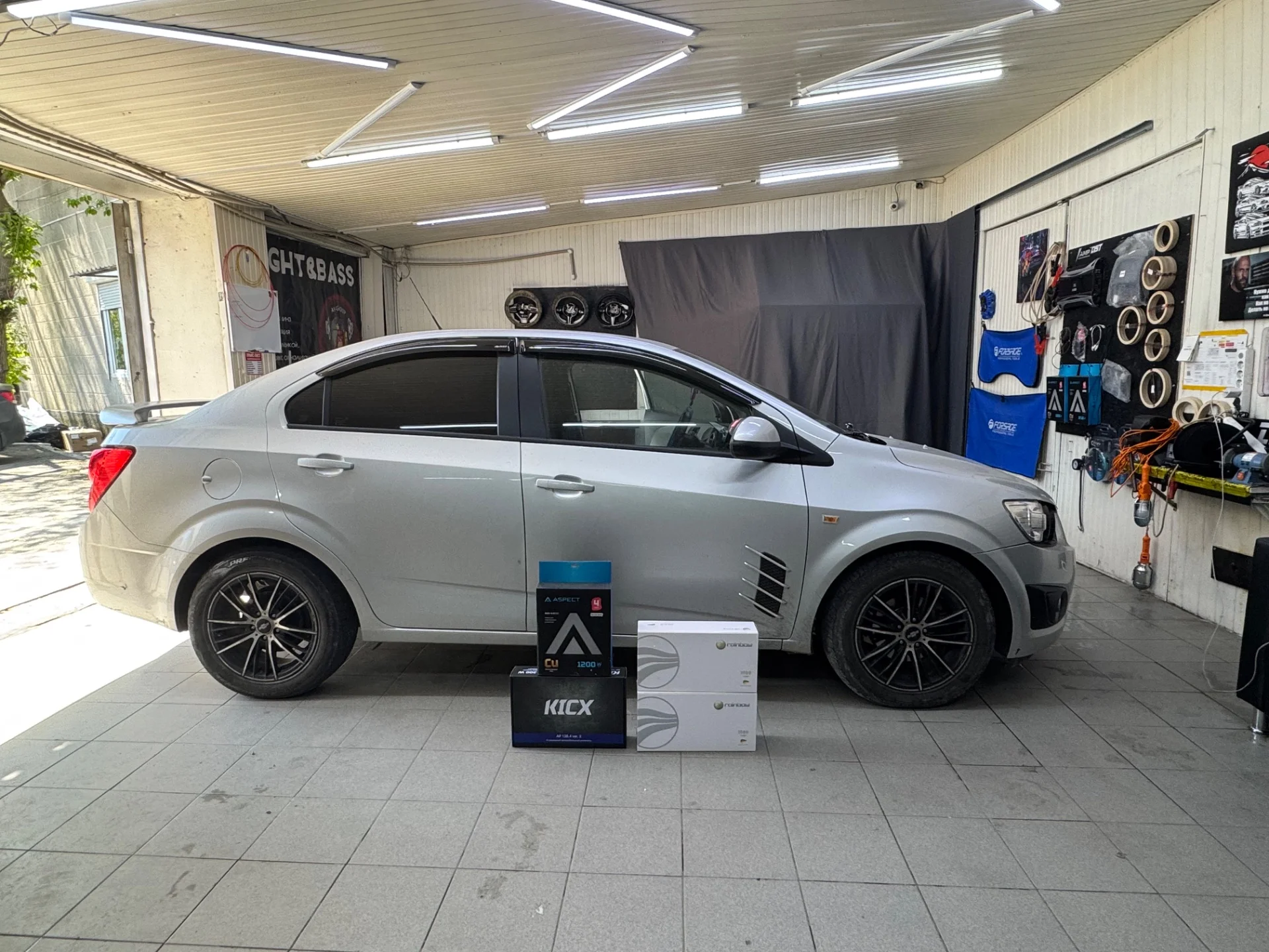 Установка автозвука в Симферополе - миниатюра 4