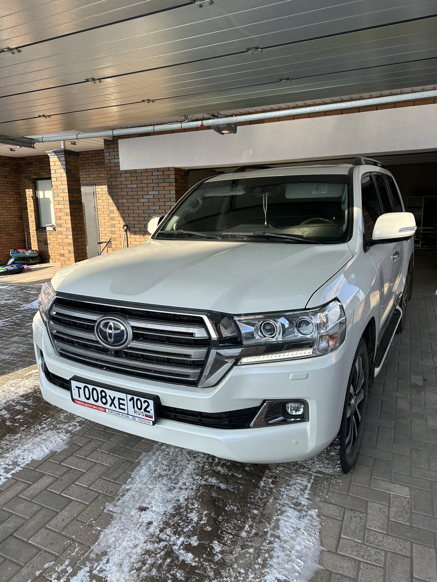Toyota Land Cruiser 200 - миниатюра 2