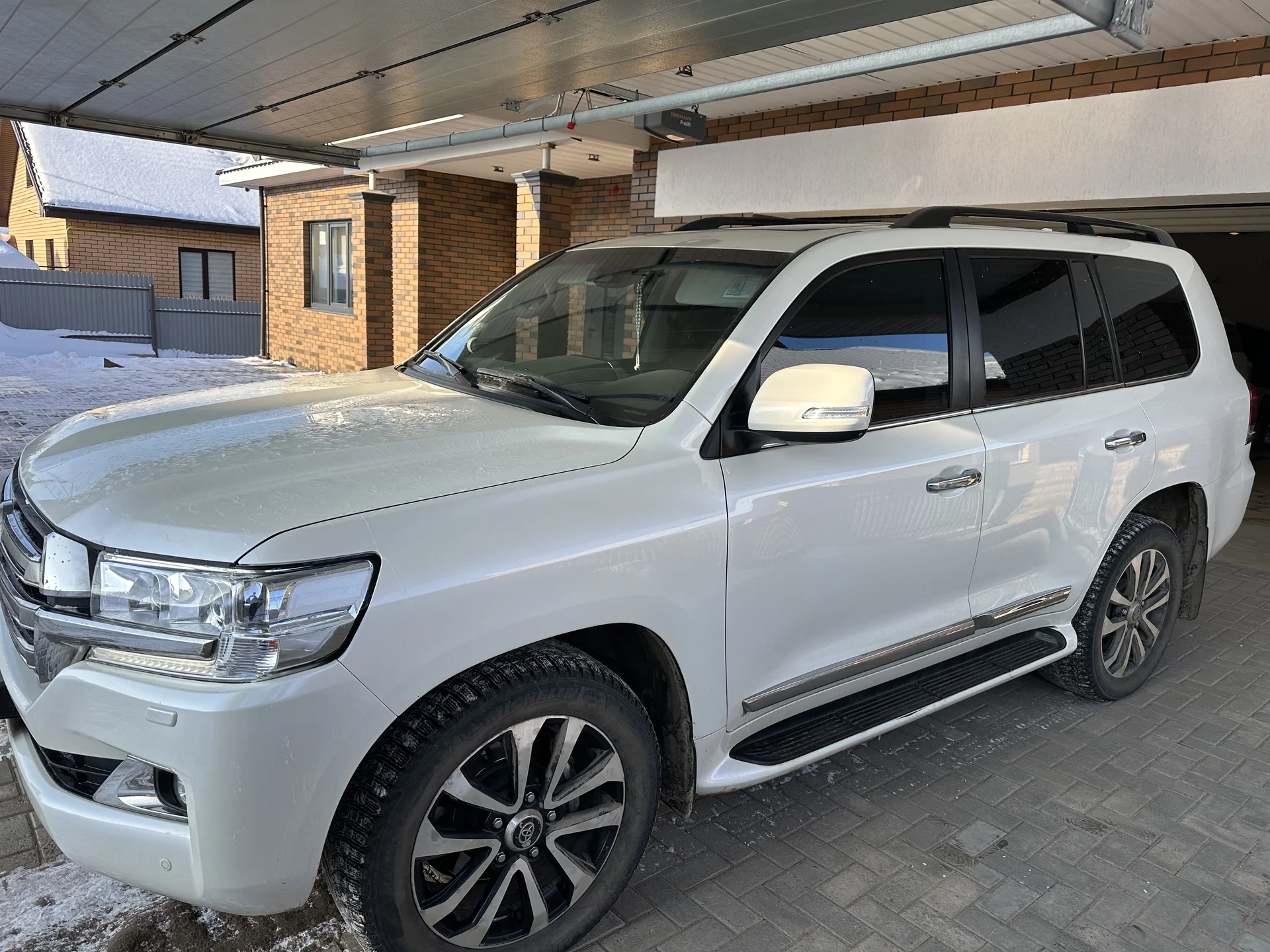 Toyota Land Cruiser 200 - миниатюра 3