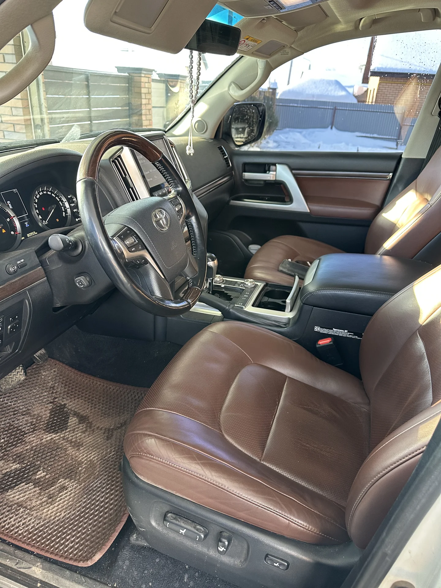 Toyota Land Cruiser 200 - миниатюра 8