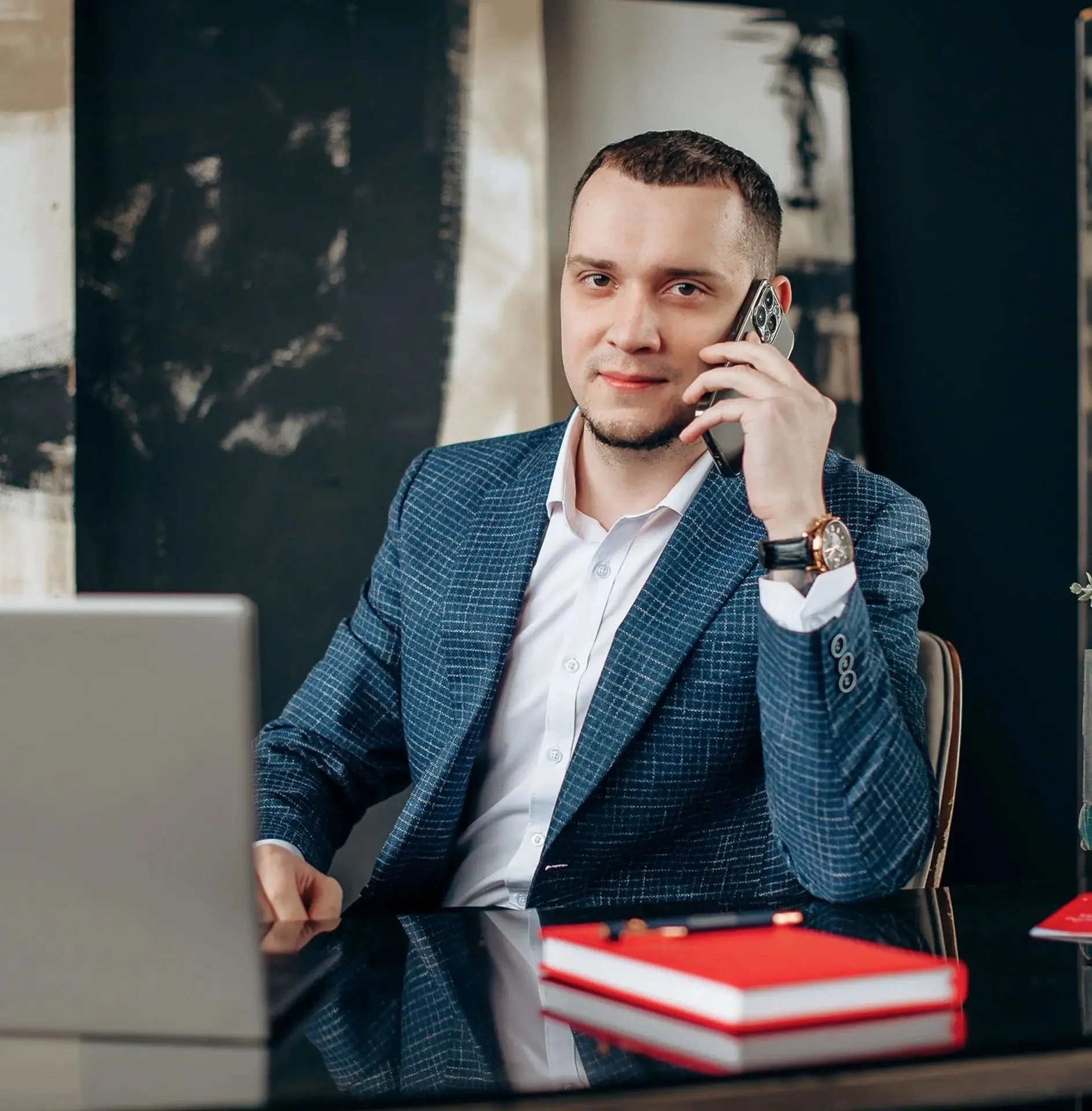 Менеджер по работе с клиентами и недвижимостью - изображение 1