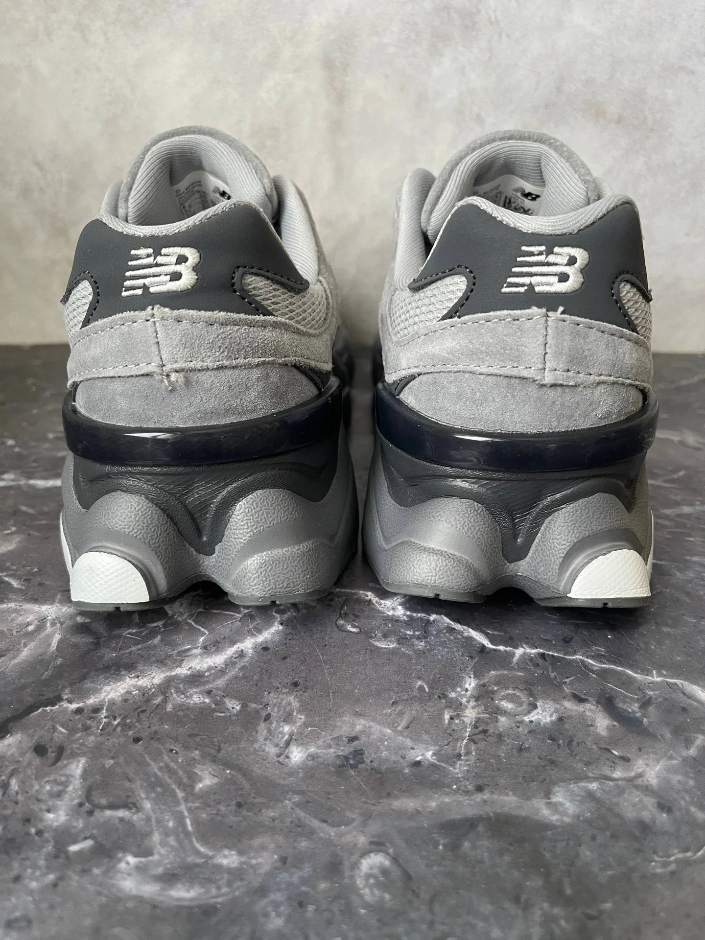 Кроссовки женские NB9060 - миниатюра 3