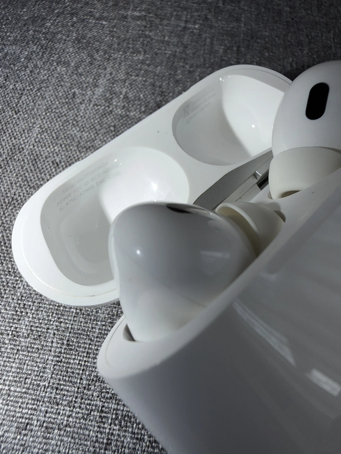 Наушники Apple AirPods Pro 2 2023 MagSafe case USB - миниатюра 7