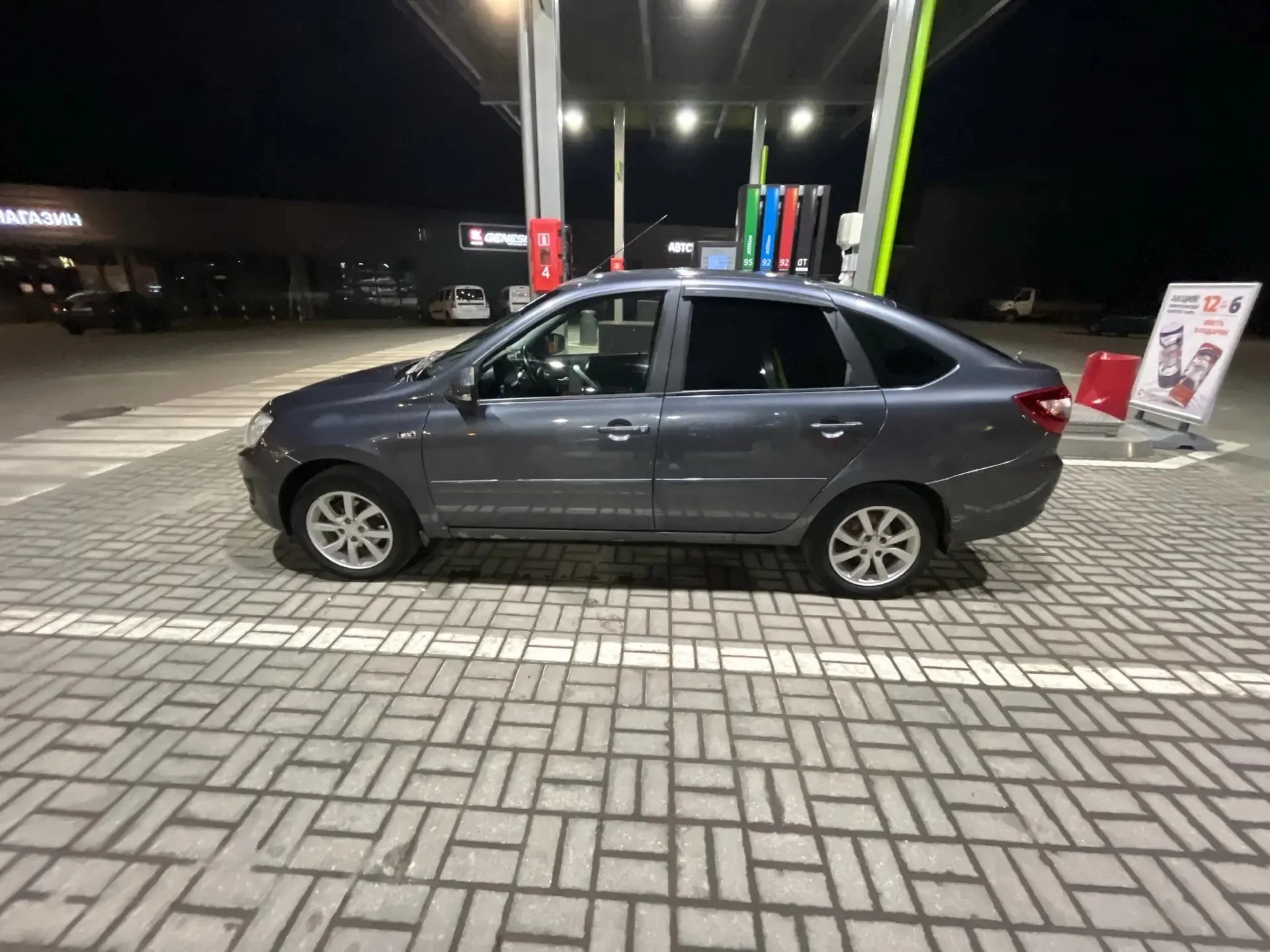 Продаётся Lada Granta SE лифтбэк 2016 г. в., 1.6 л (106 л. с.), механика, пробег 138 000 км, с конди