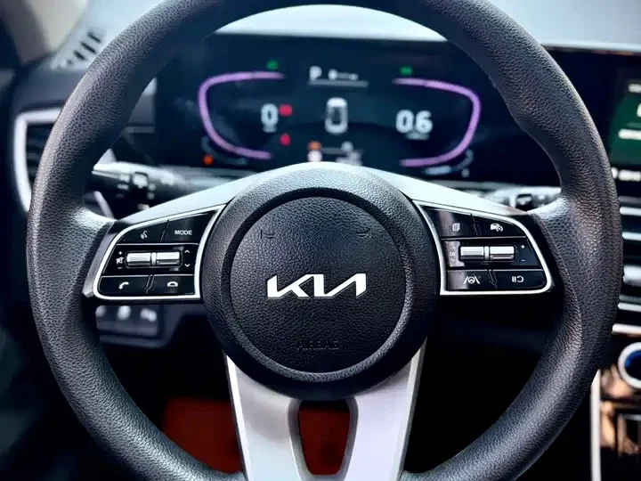 Kia Seltos - миниатюра 11