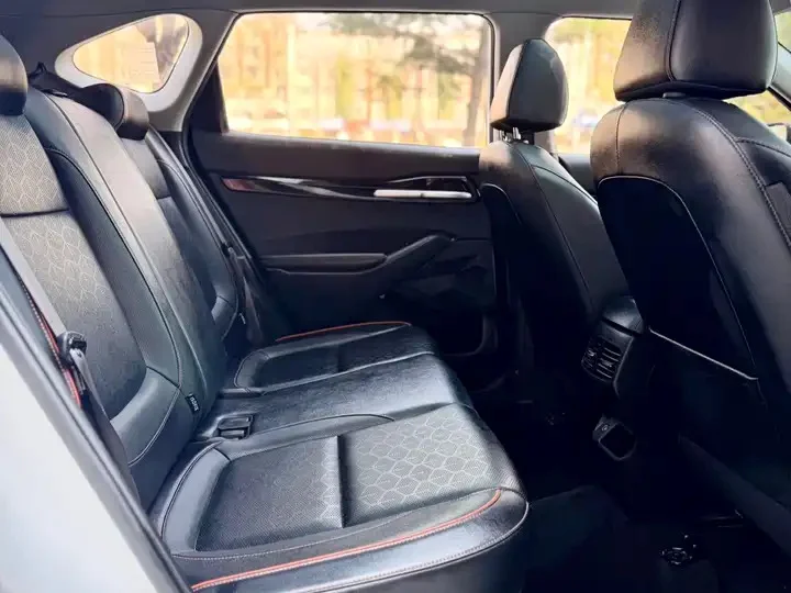 Kia Seltos - миниатюра 19