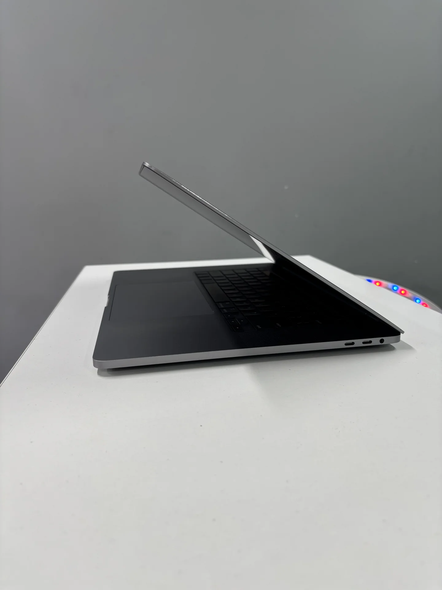 Apple Macbook Pro - миниатюра 2
