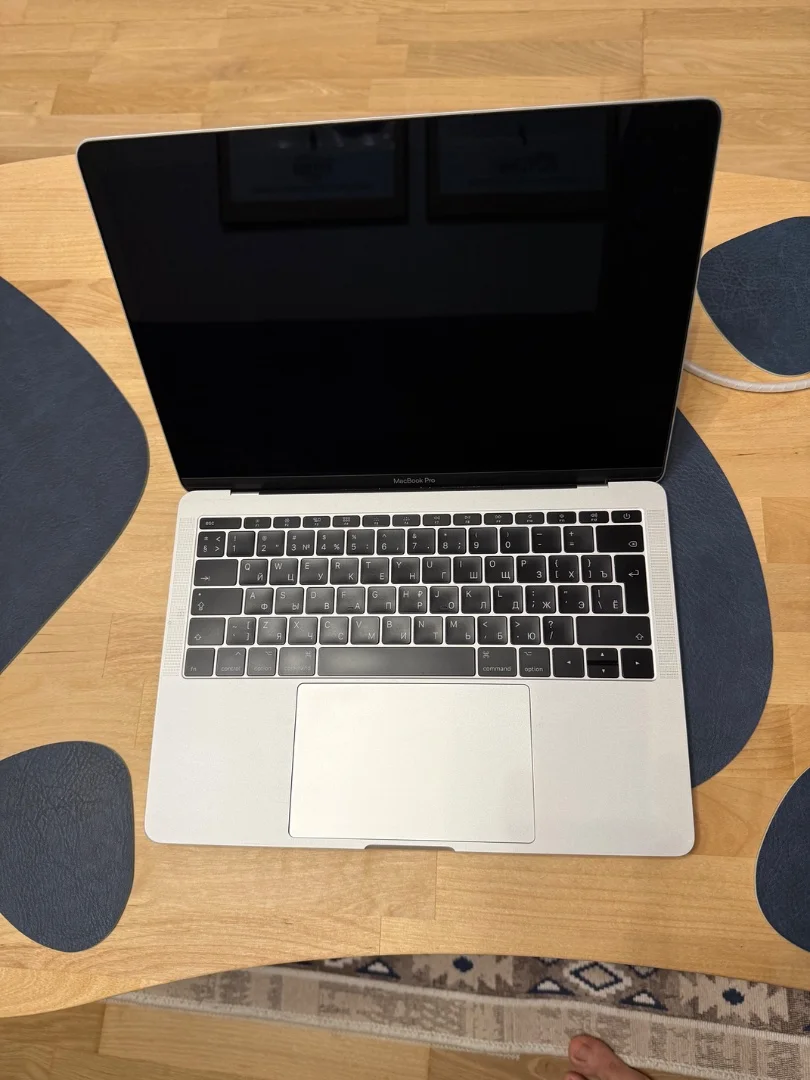 Macbook Pro 13 2017 - миниатюра 2