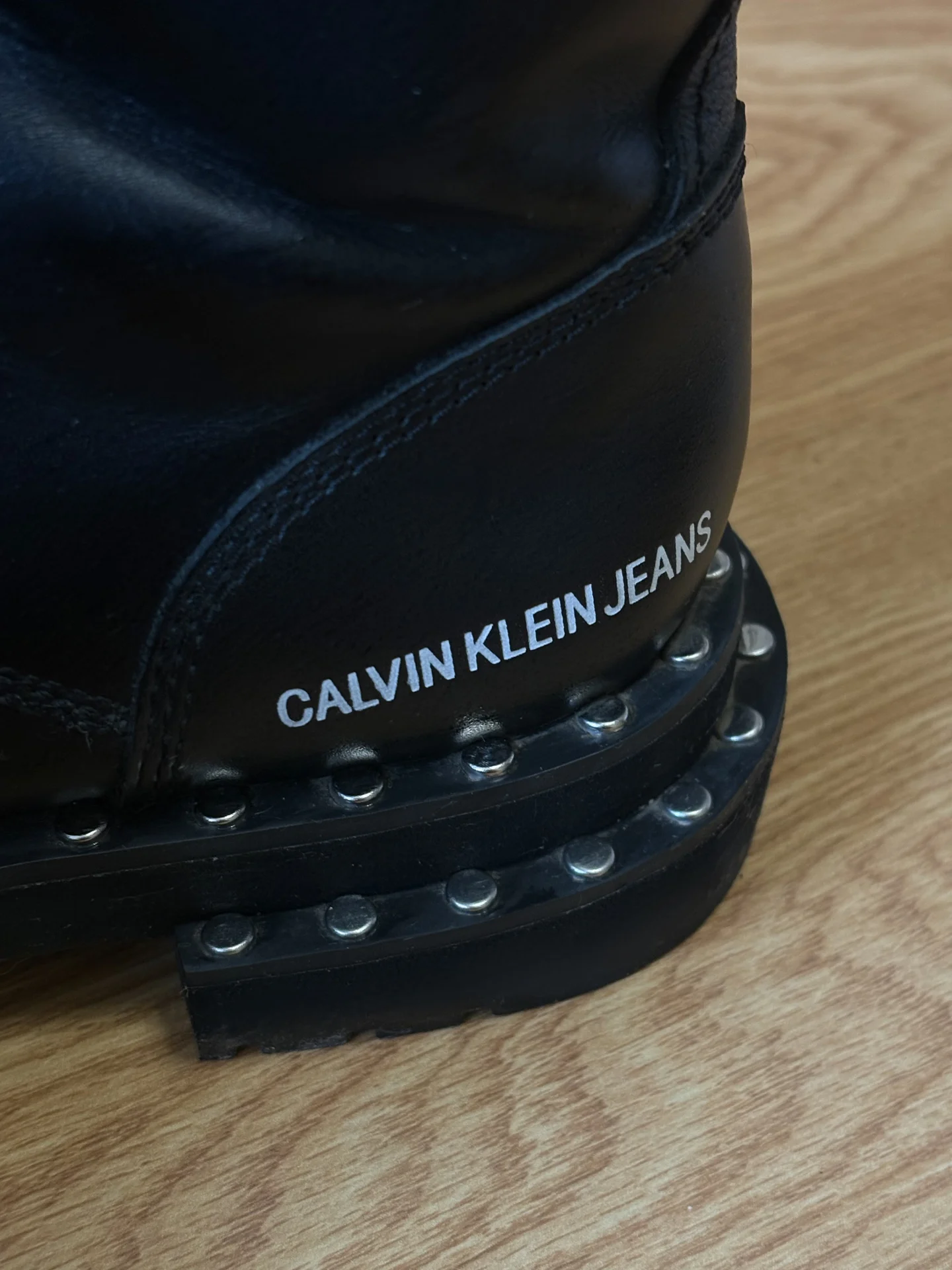 Чёрные кожаные ботинки Calvin Klein, размер 36 - миниатюра 3