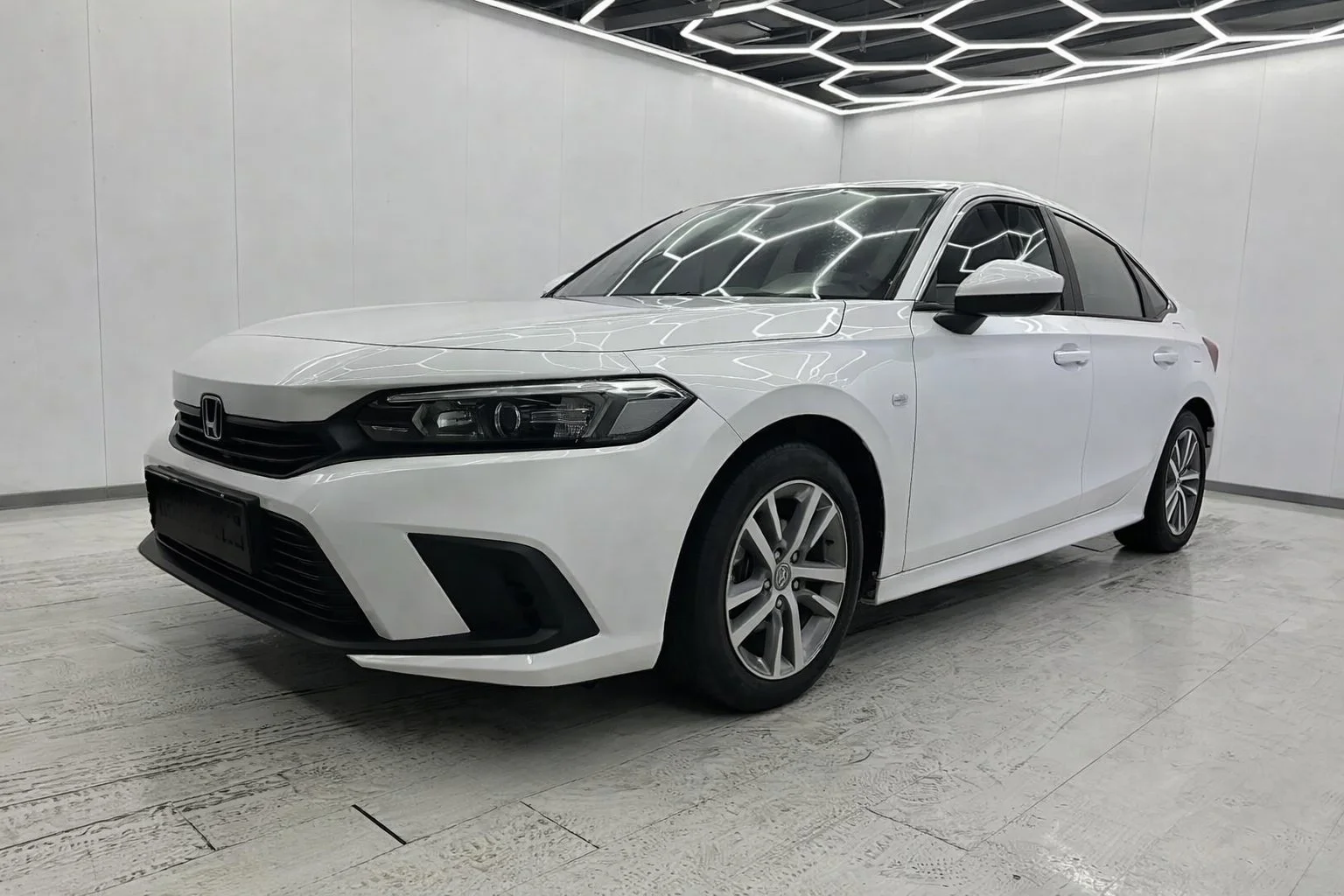 Honda Civic 180TURBO CVT Premium Edition 2023 - миниатюра 2