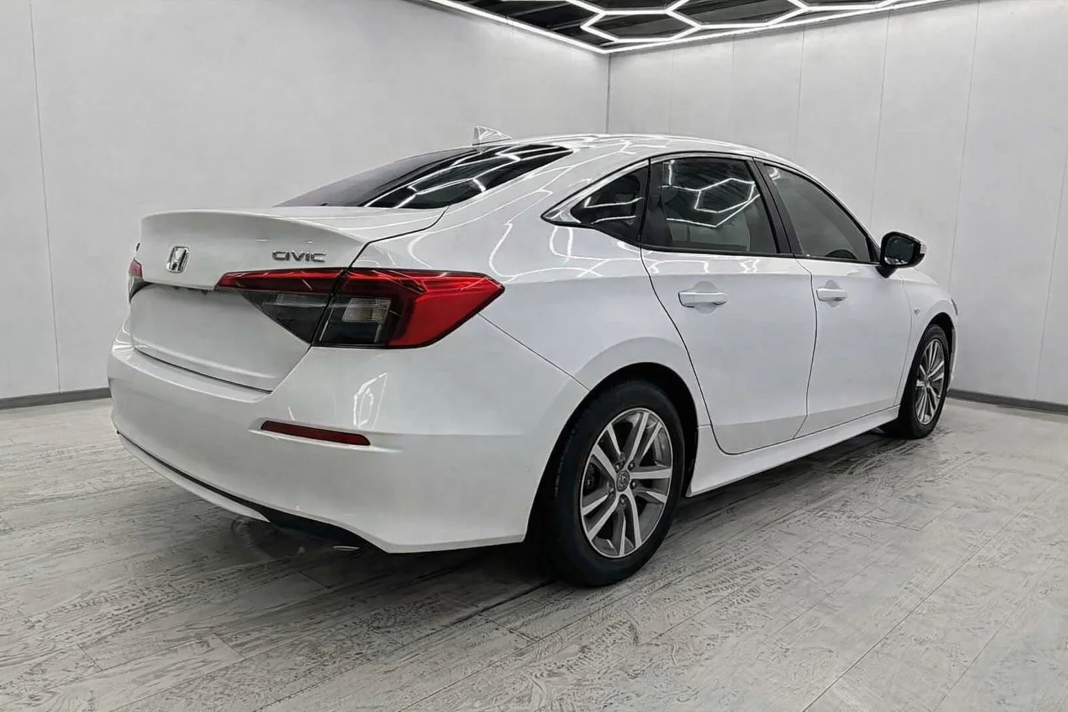 Honda Civic 180TURBO CVT Premium Edition 2023 - миниатюра 6
