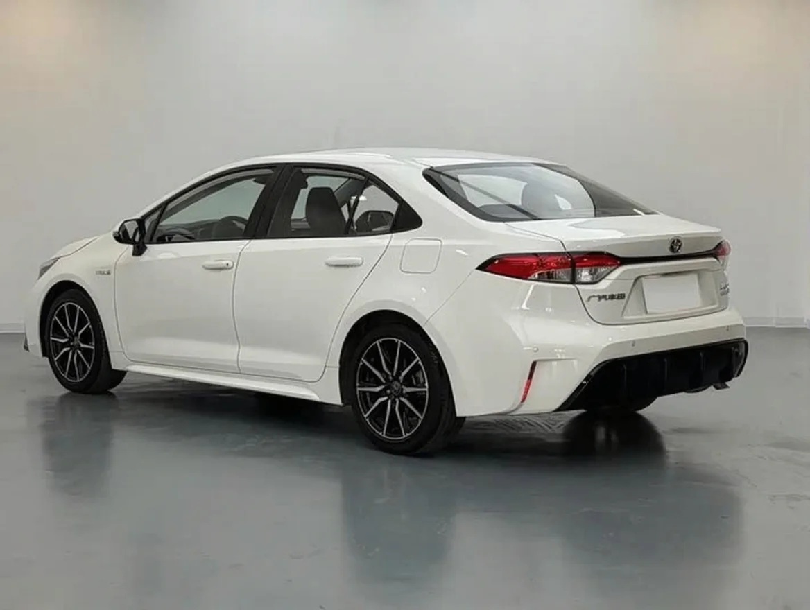 Toyota Corolla Hybrid 1.8H E-CVT Sport Edition 2023 - миниатюра 5