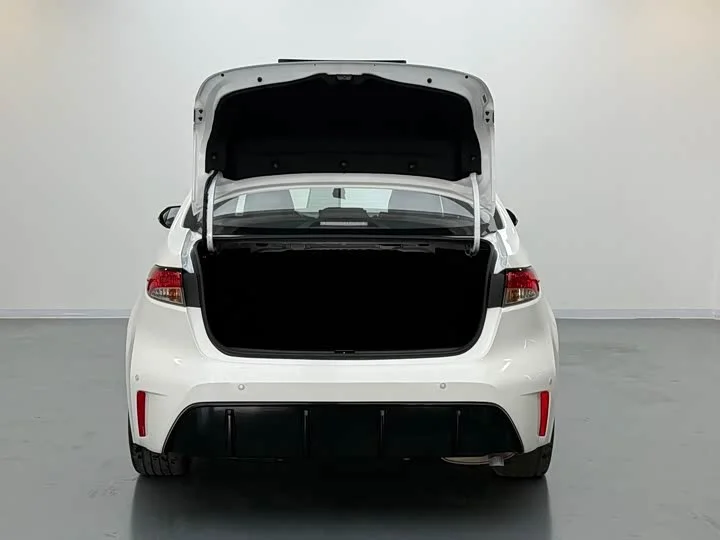 Toyota Corolla Hybrid 1.8H E-CVT Sport Edition 2023 - миниатюра 16