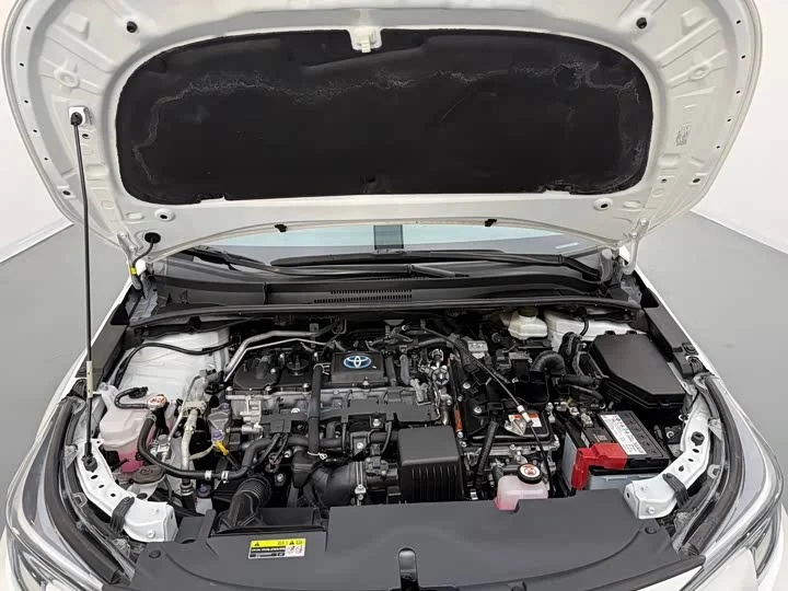Toyota Corolla Hybrid 1.8H E-CVT Sport Edition 2023 - миниатюра 17