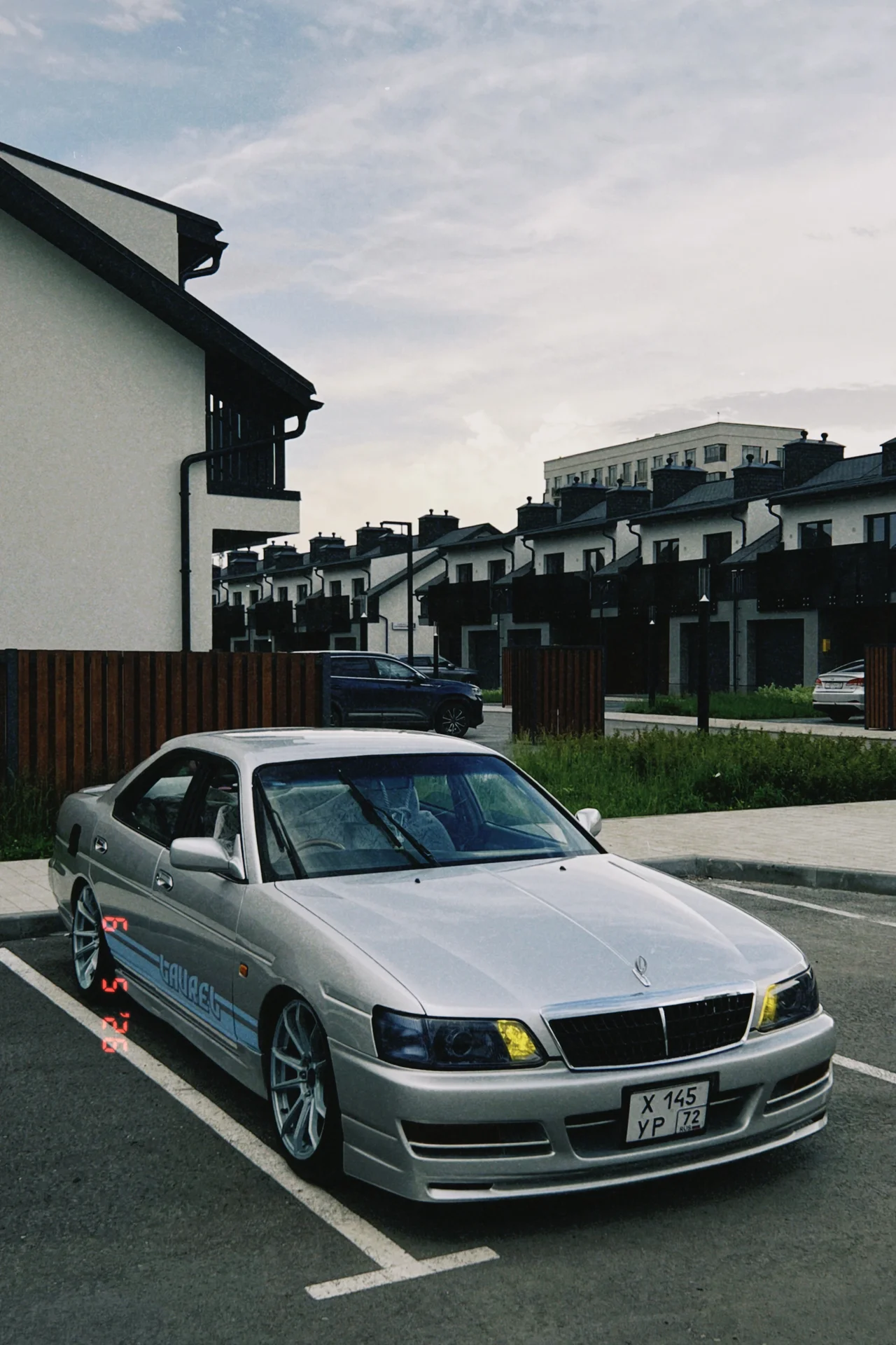 Nissan Laurel 35 - миниатюра 15
