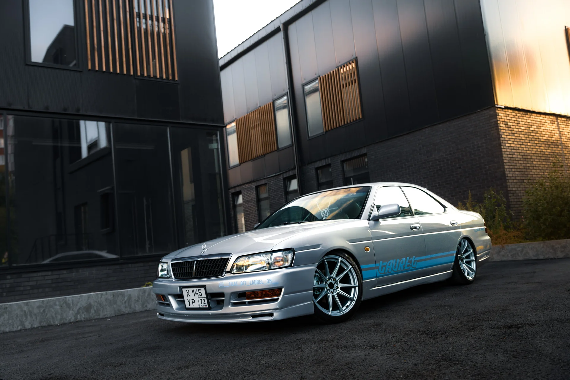 Nissan Laurel 35 - миниатюра 20
