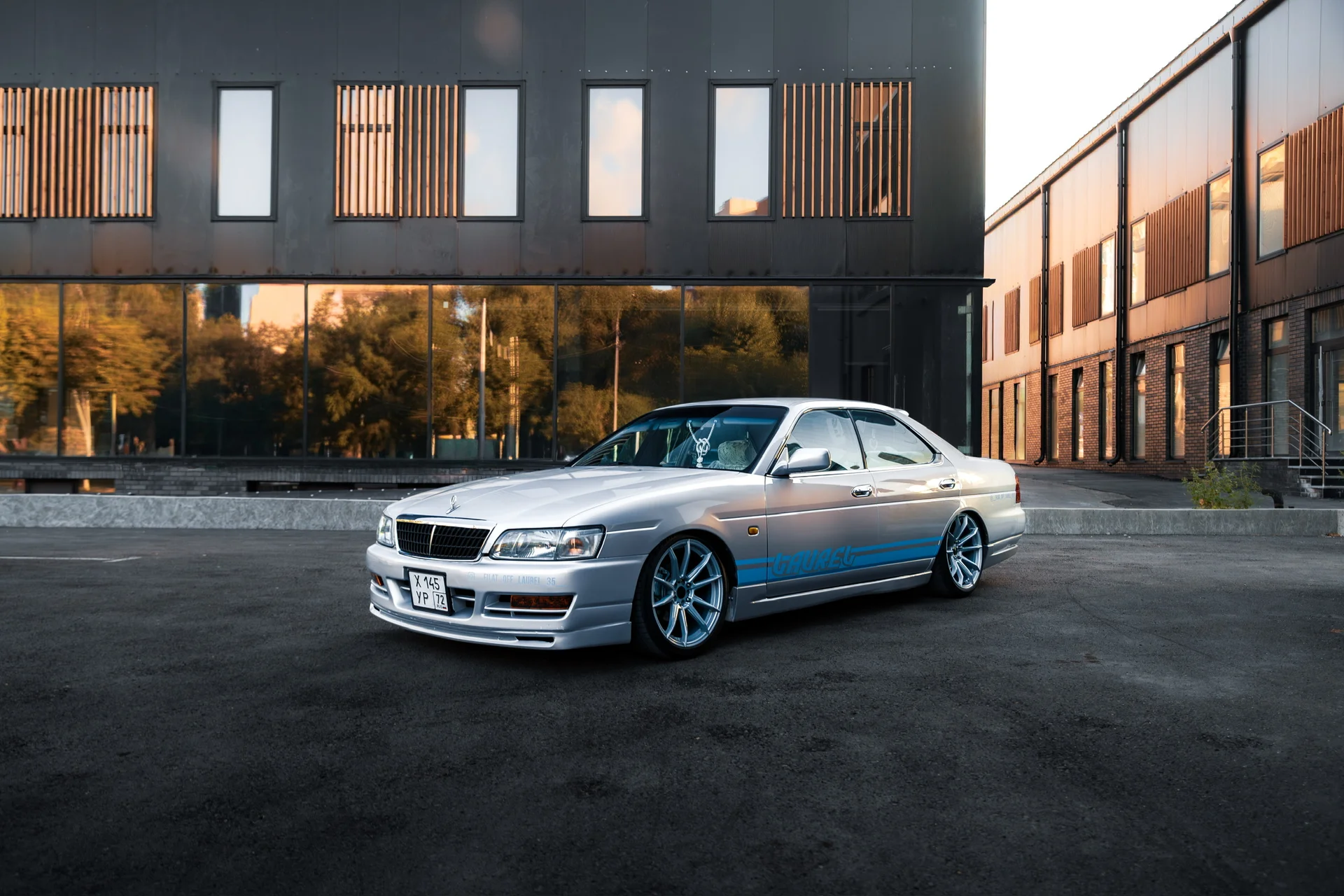 Nissan Laurel 35 - миниатюра 23