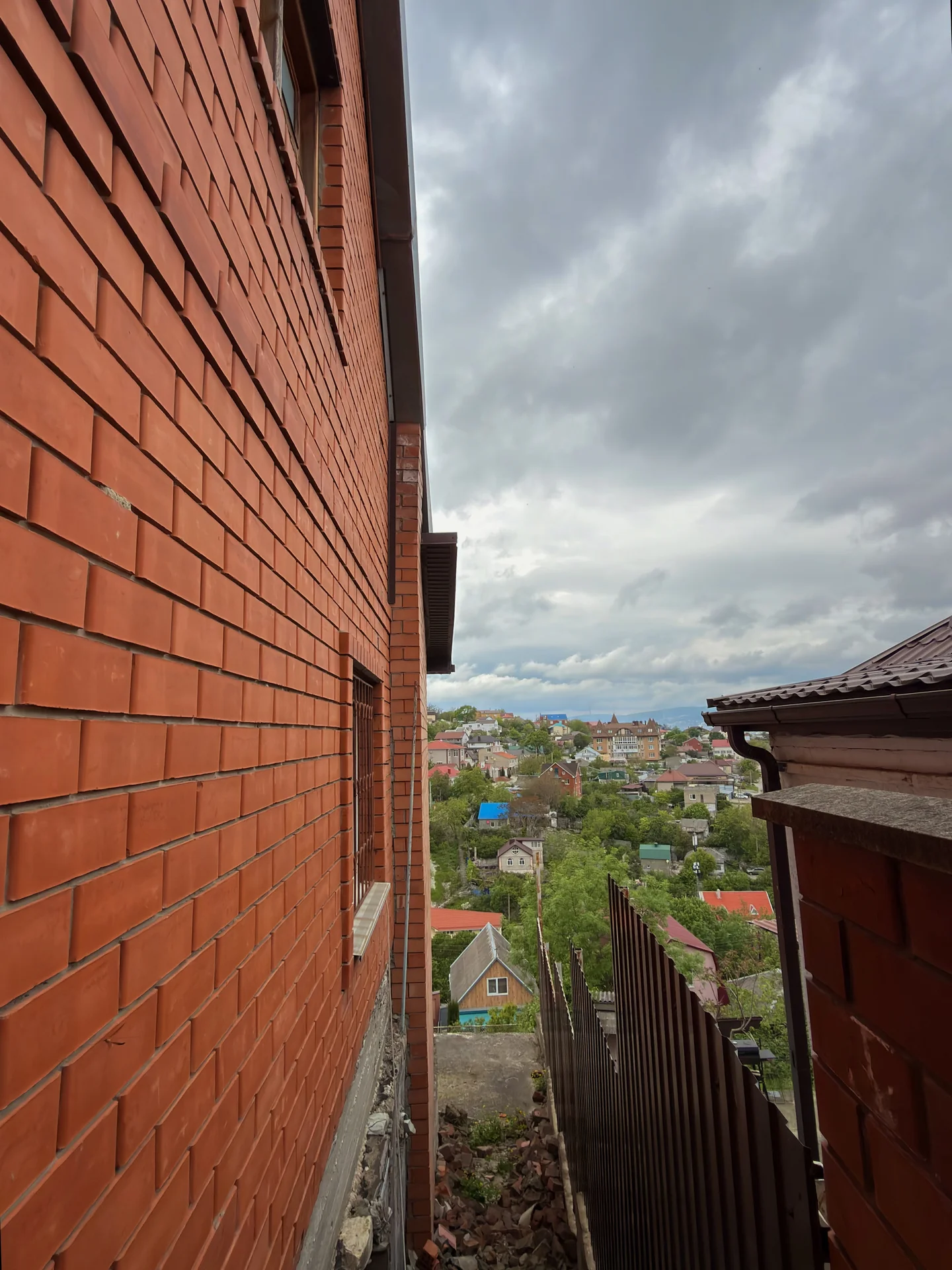 Продам дом в обжитом районе - миниатюра 4