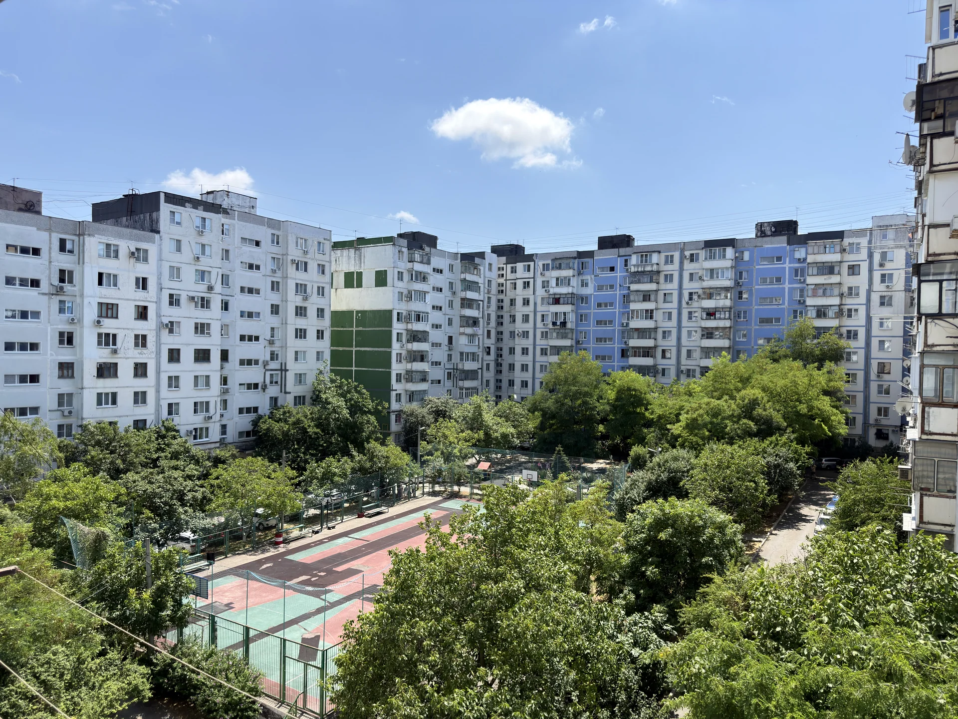 Сдаю Трешку в приморском микрарайоне - изображение 1