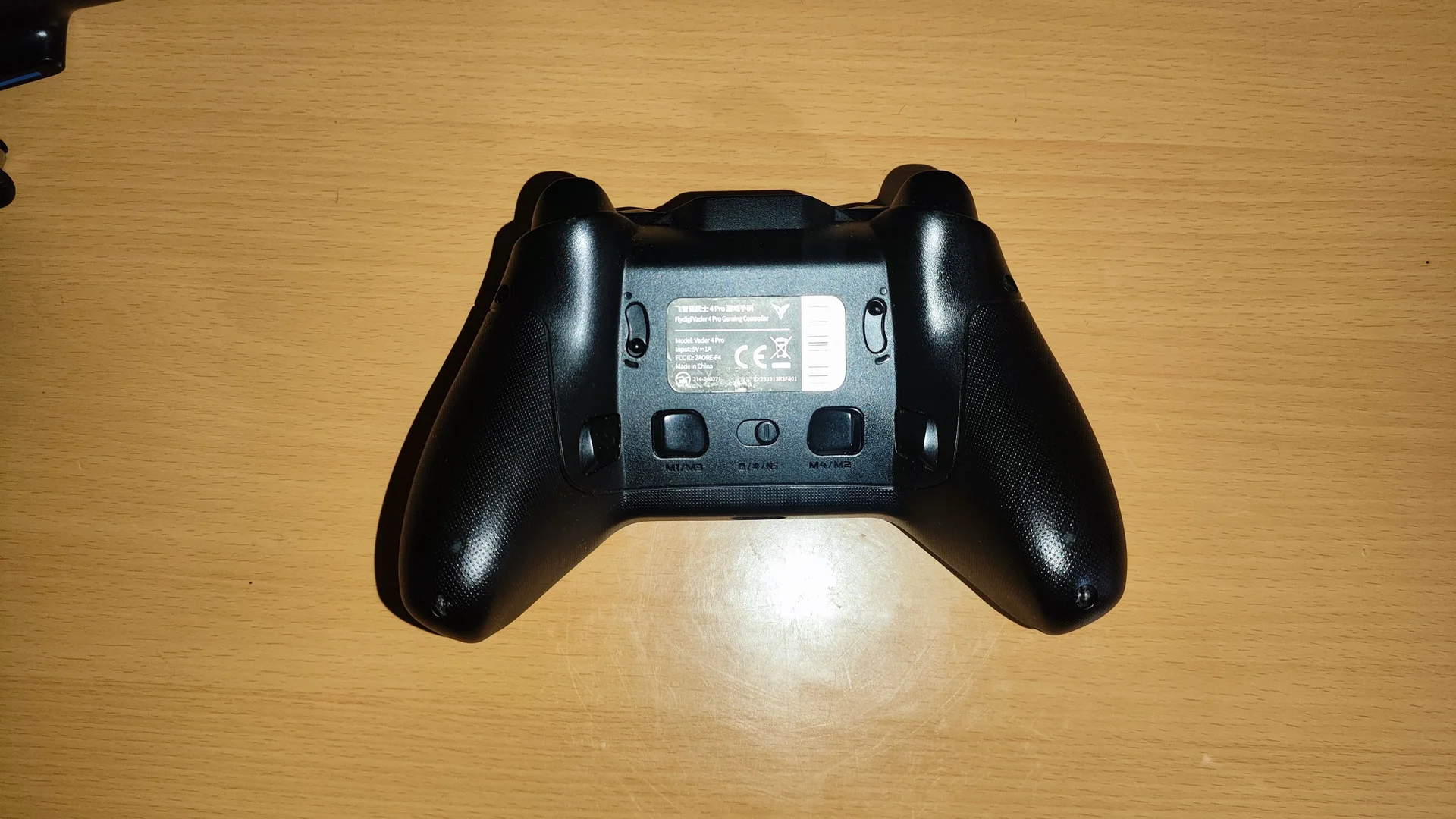 Геймпад Flydigi Vader 4 Pro + Зарядная станция - миниатюра 2