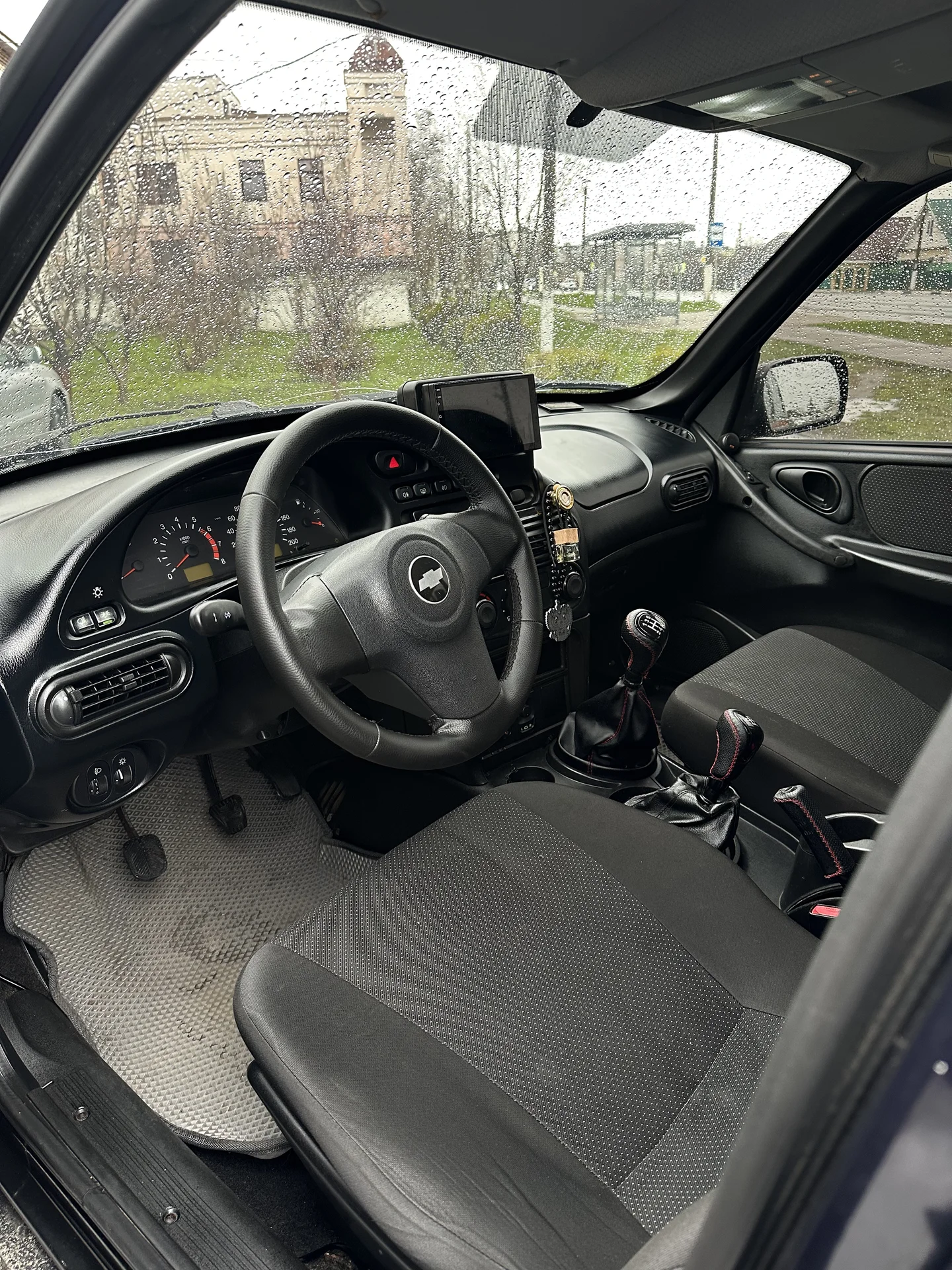 Chevrolet Niva - миниатюра 19
