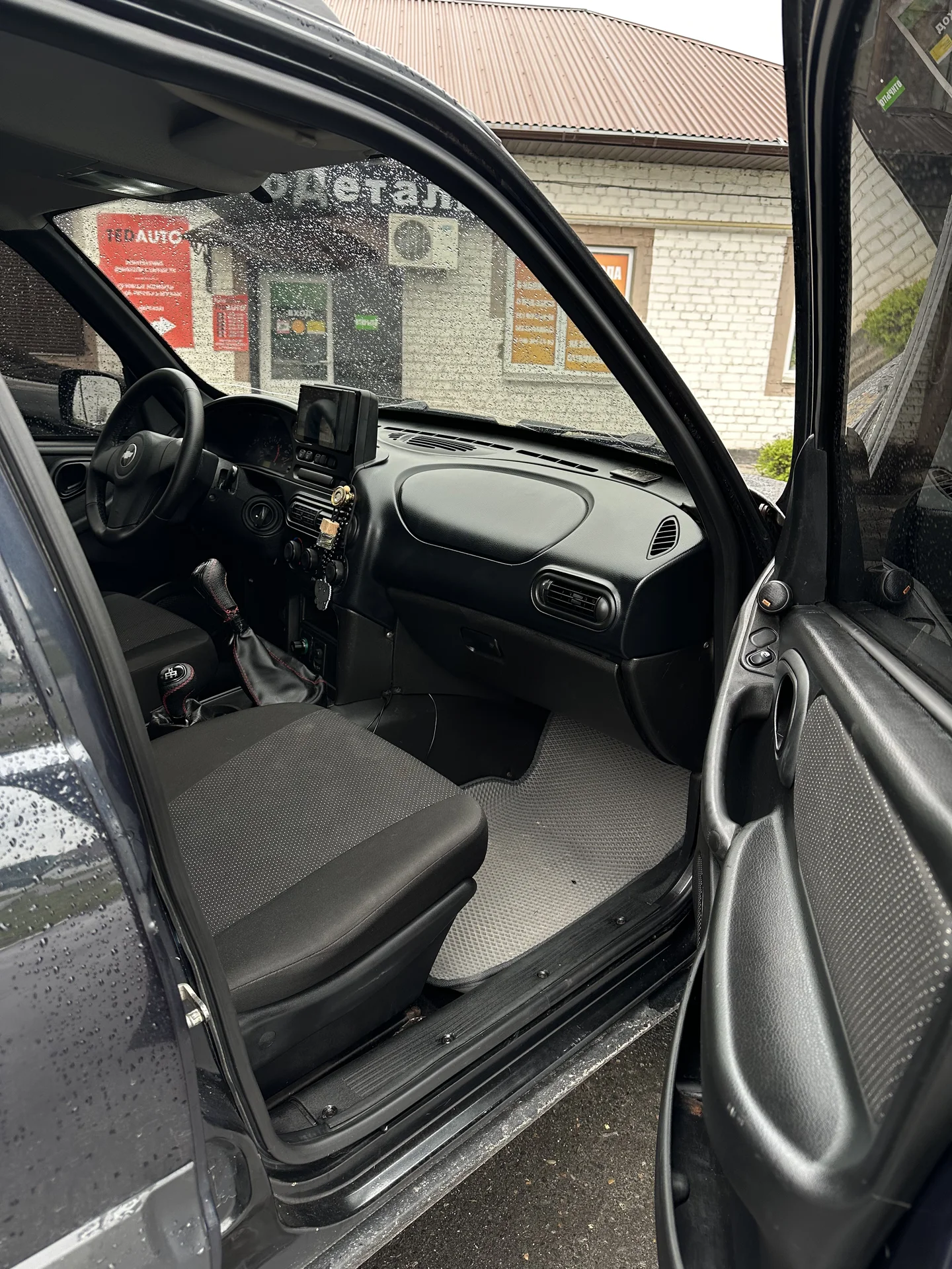 Chevrolet Niva - миниатюра 27