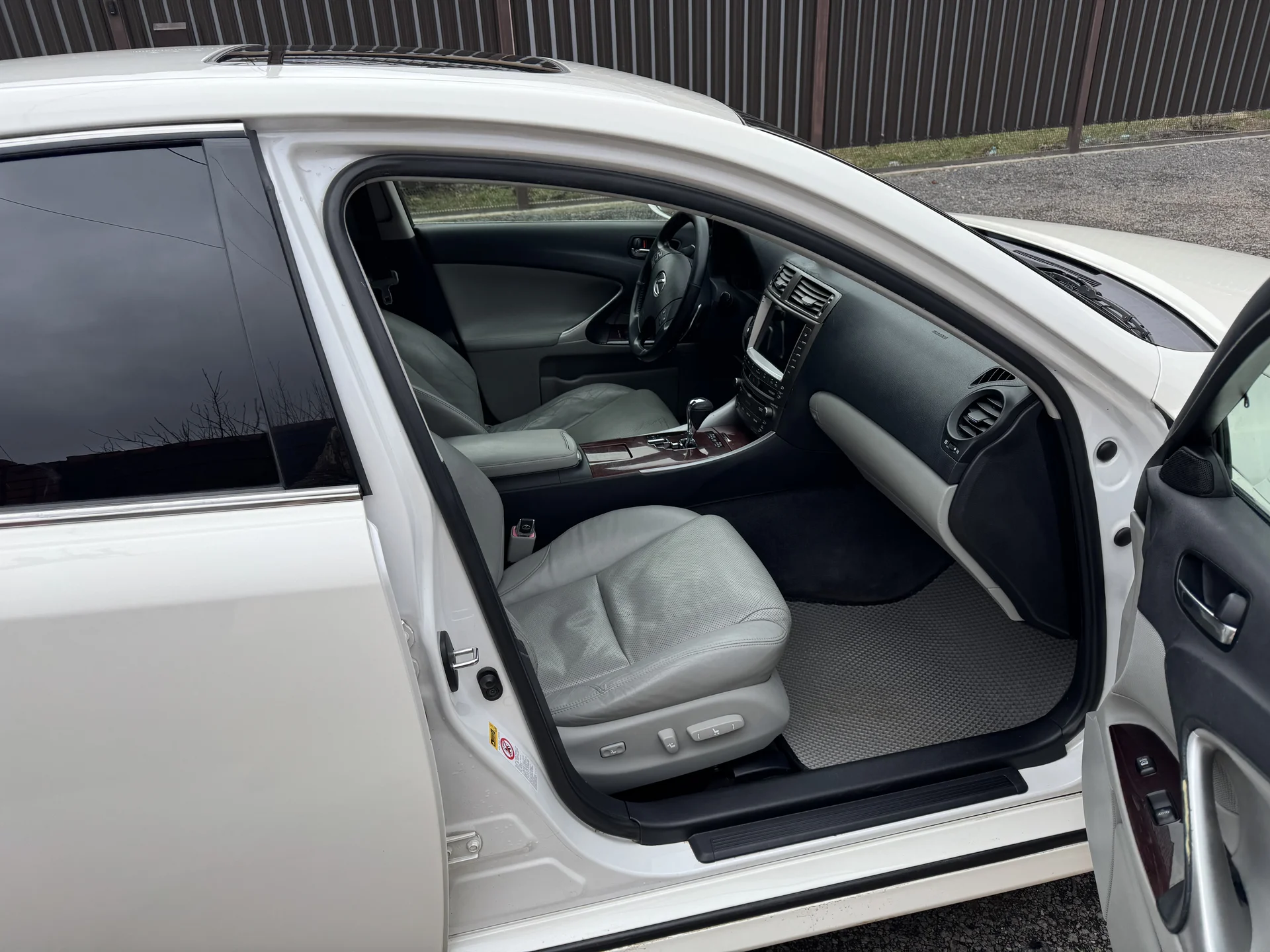 lexus is 250 - миниатюра 5
