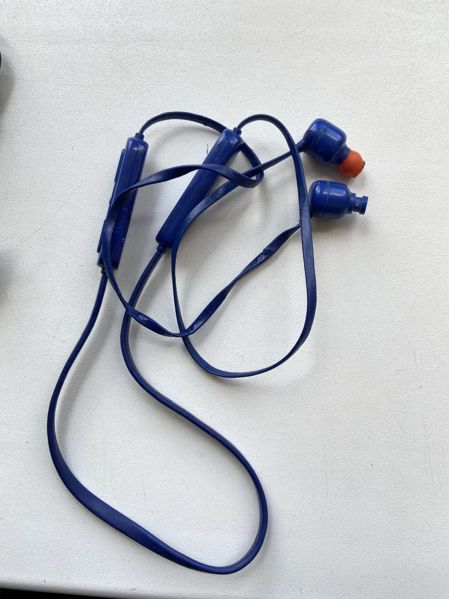JBL гарнитура Bluetooth / 1 раб / на запчасти - миниатюра 3