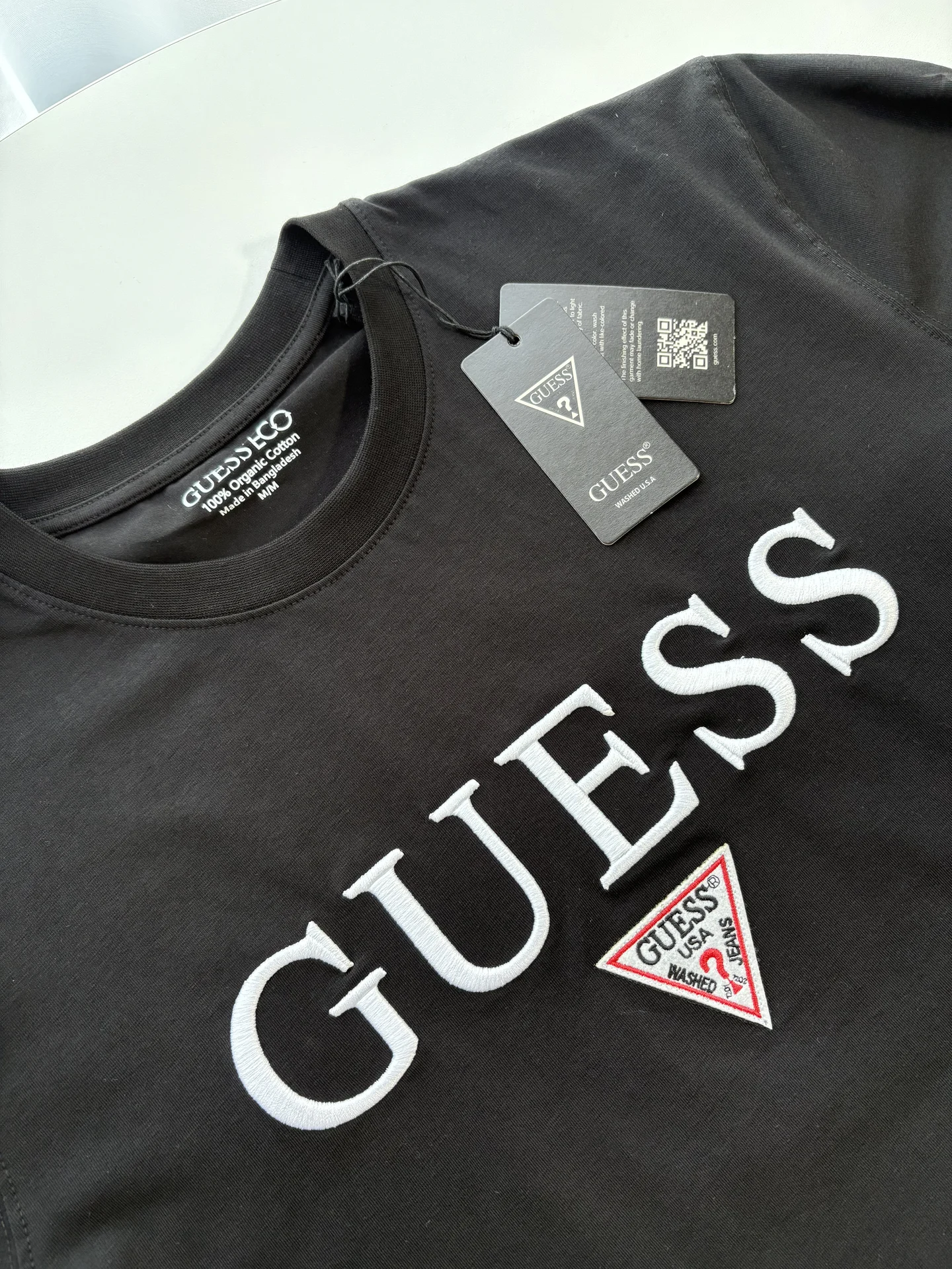 Мужская футболка guess чёрный цвет - миниатюра 3