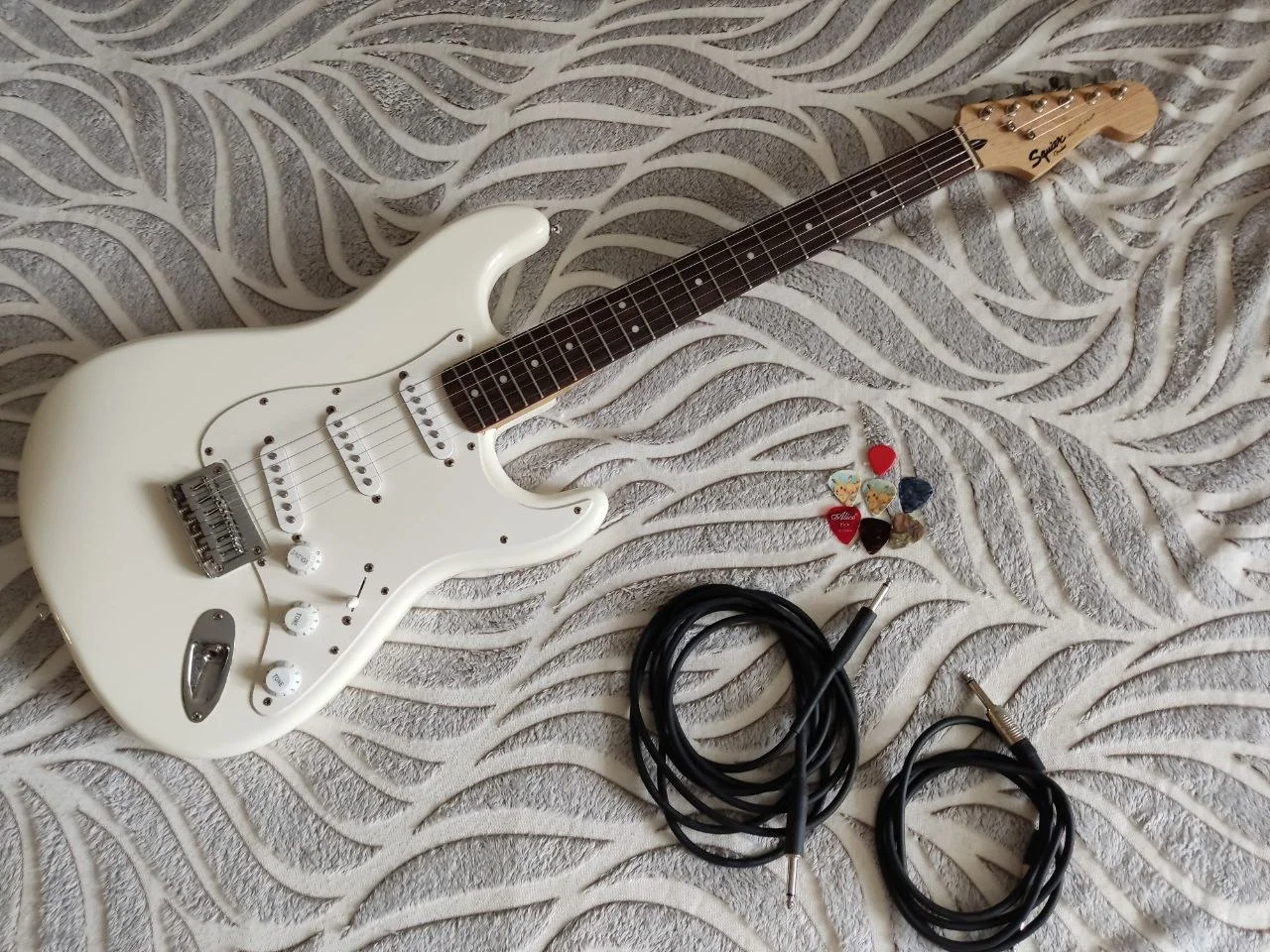 Fender Squier Bullet Stratocaster, Индонезия - изображение 1
