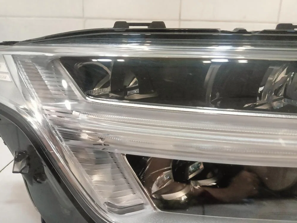 Фара правая Volvo XC90 II (2014—2019) - миниатюра 10