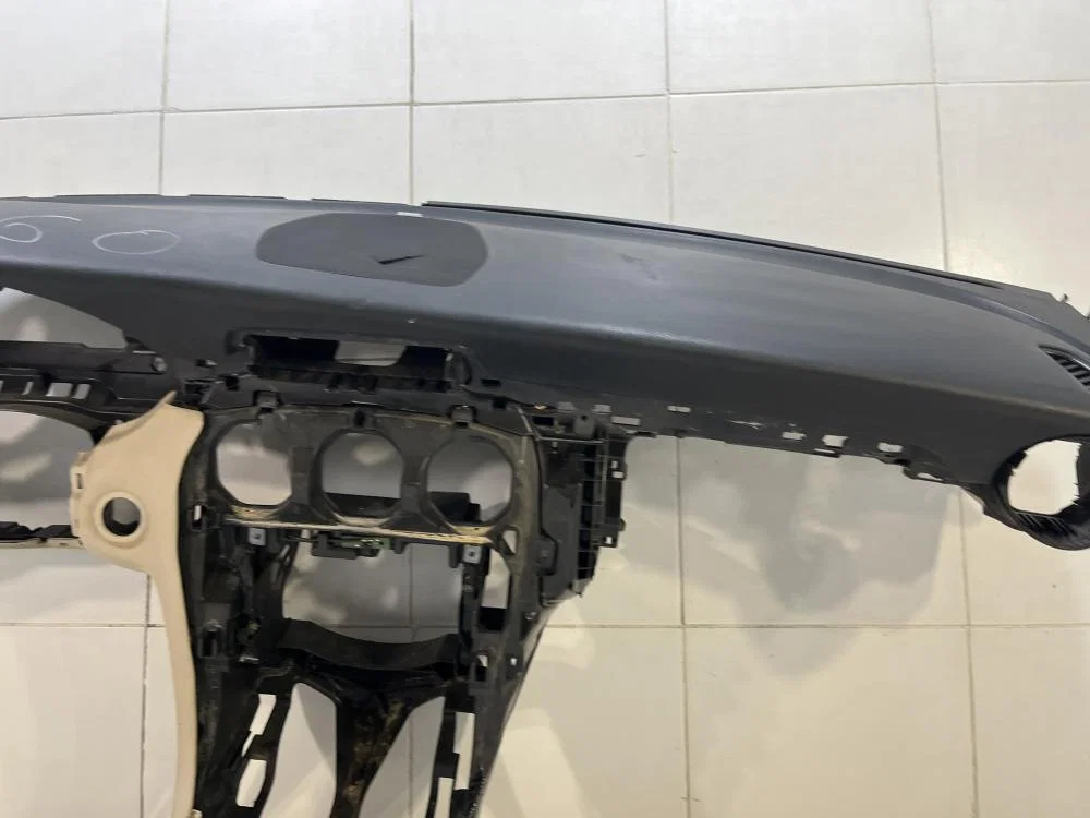 Торпедо Mercedes-Benz C-класс W205/S205/C205/A205 (2014—2018) - миниатюра 7