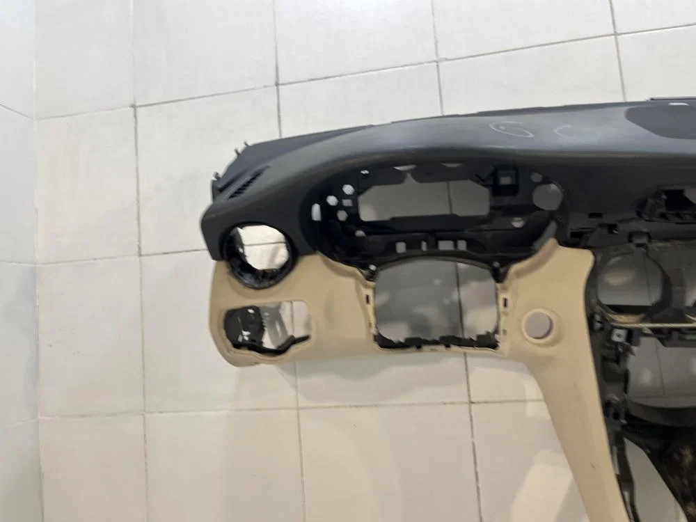 Торпедо Mercedes-Benz C-класс W205/S205/C205/A205 (2014—2018) - миниатюра 9