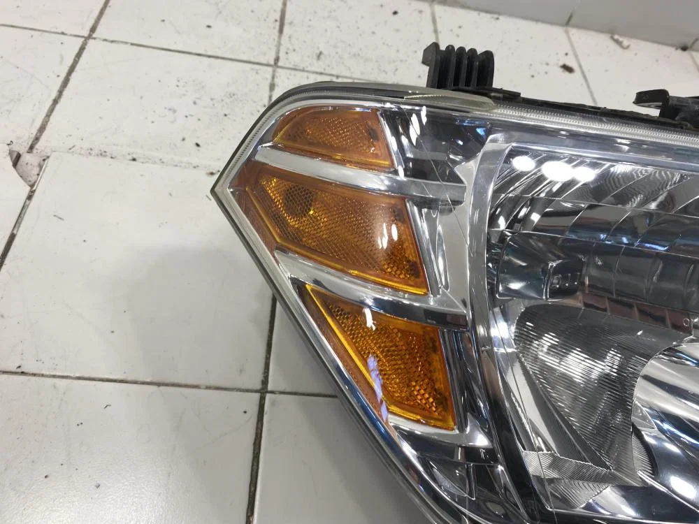 Фара правая Nissan Navara D40 (2004—2010) - миниатюра 2