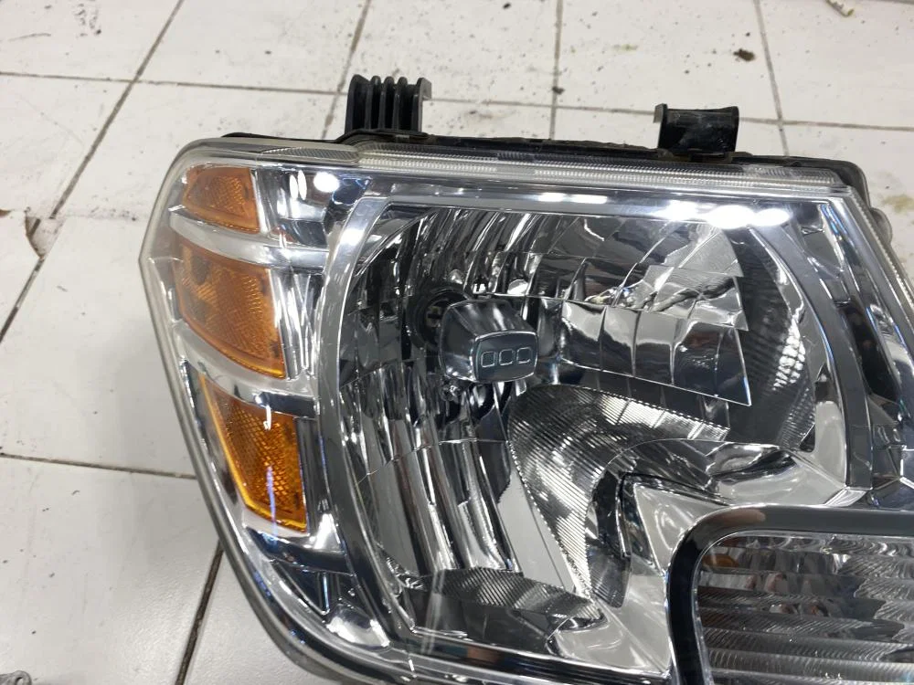 Фара правая Nissan Navara D40 (2004—2010) - миниатюра 3