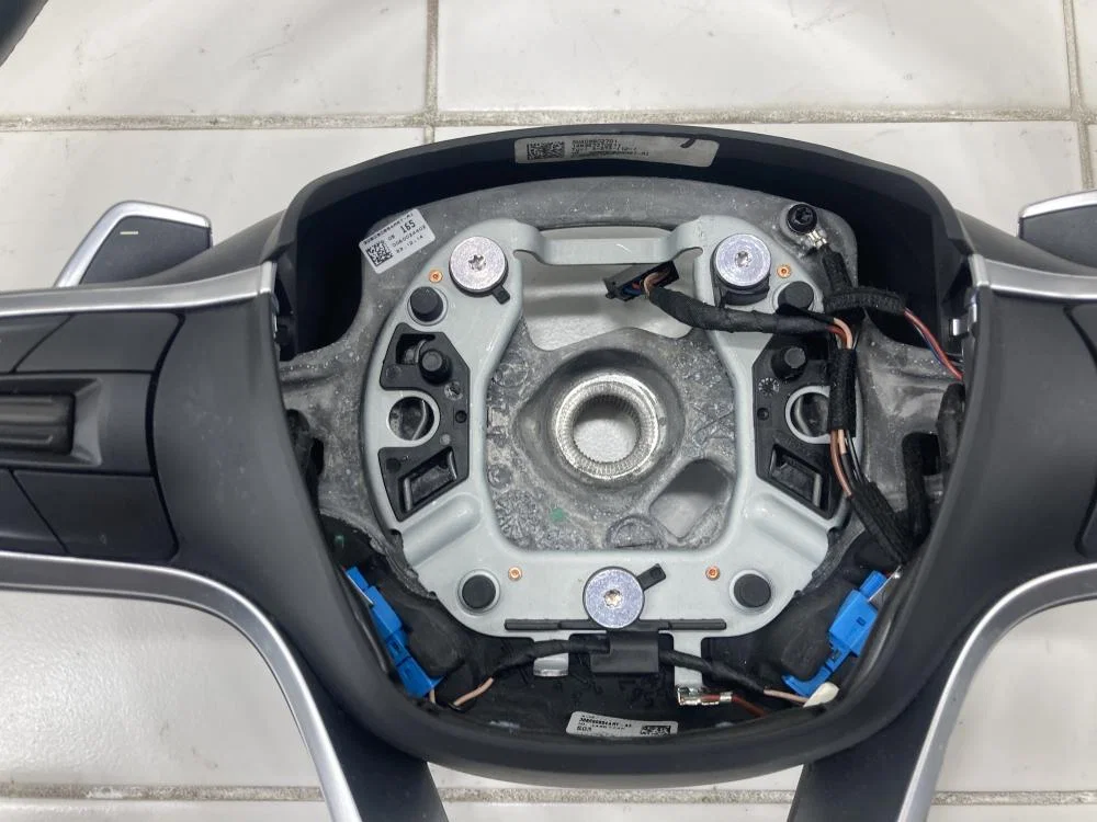 Рулевое колесо BMW i8 I12 (2014—2017) - миниатюра 7