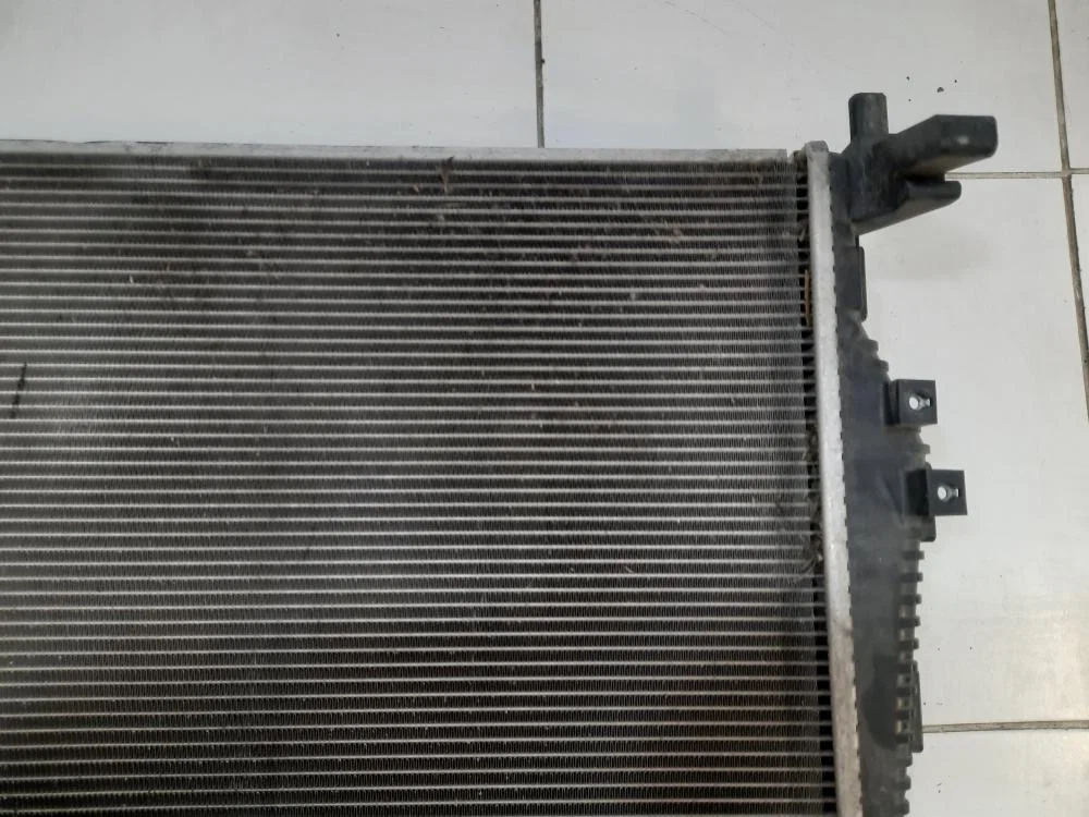 Радиатор охлаждения двигателя Jeep Cherokee V (2013—2018) - миниатюра 10